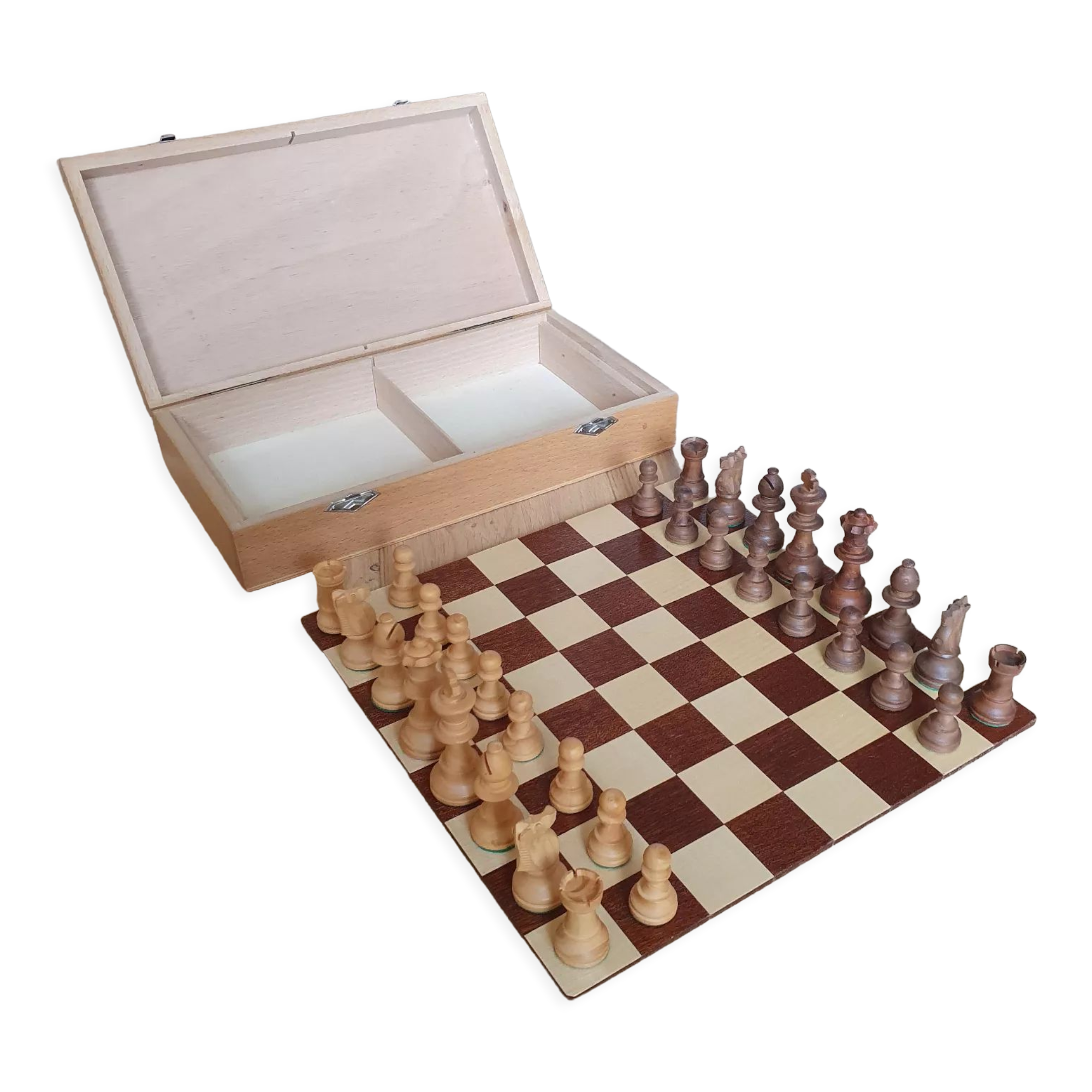Lardy rollable chess game
