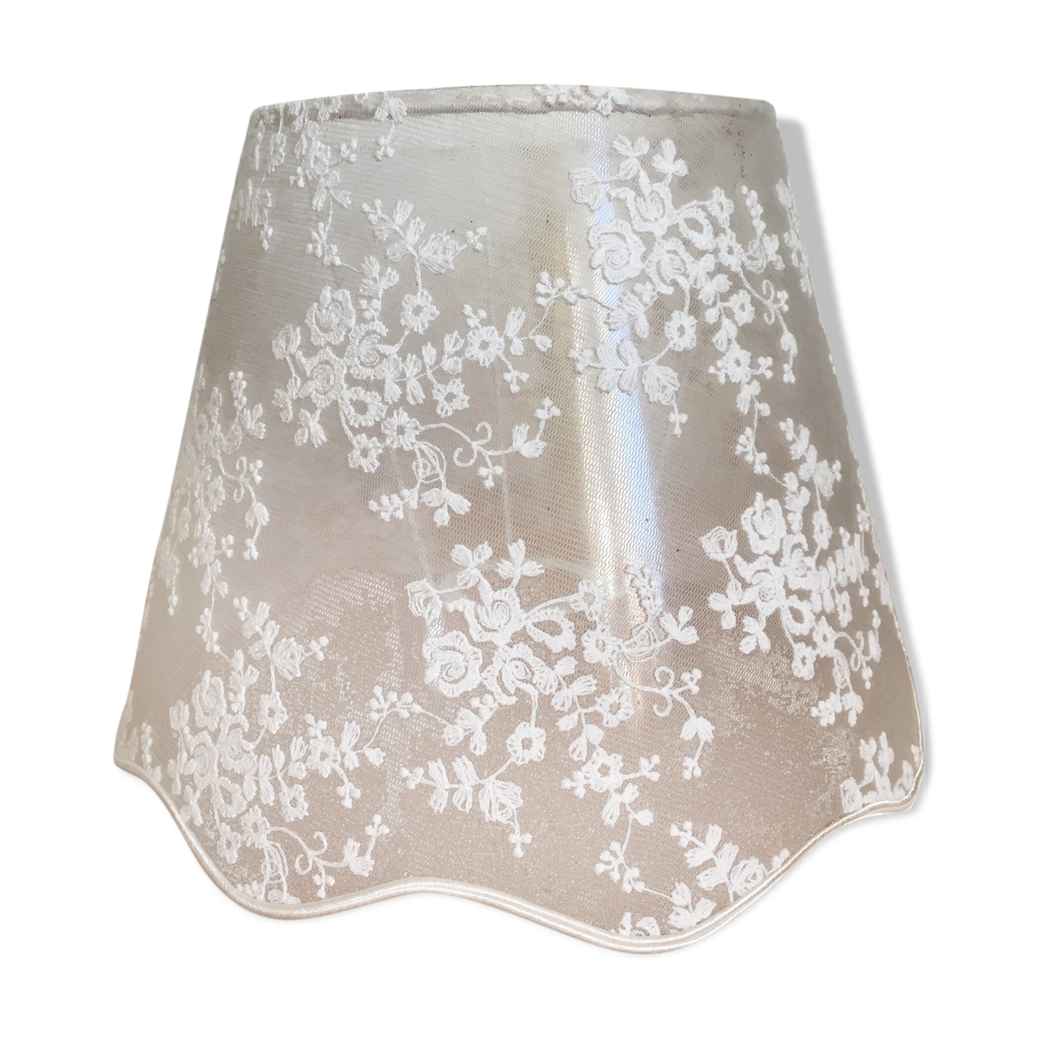 White lace shade