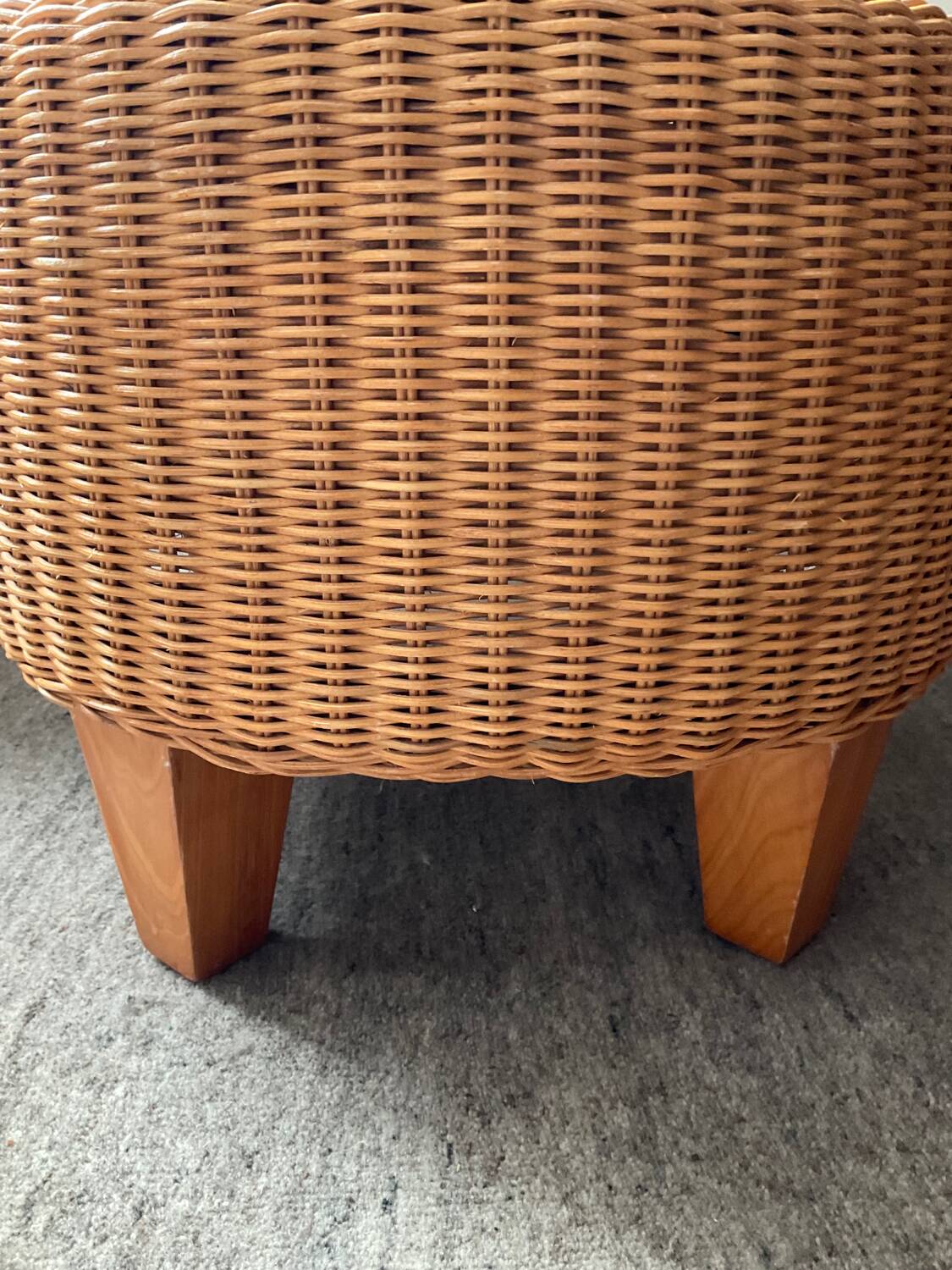 Vintage wicker pouf