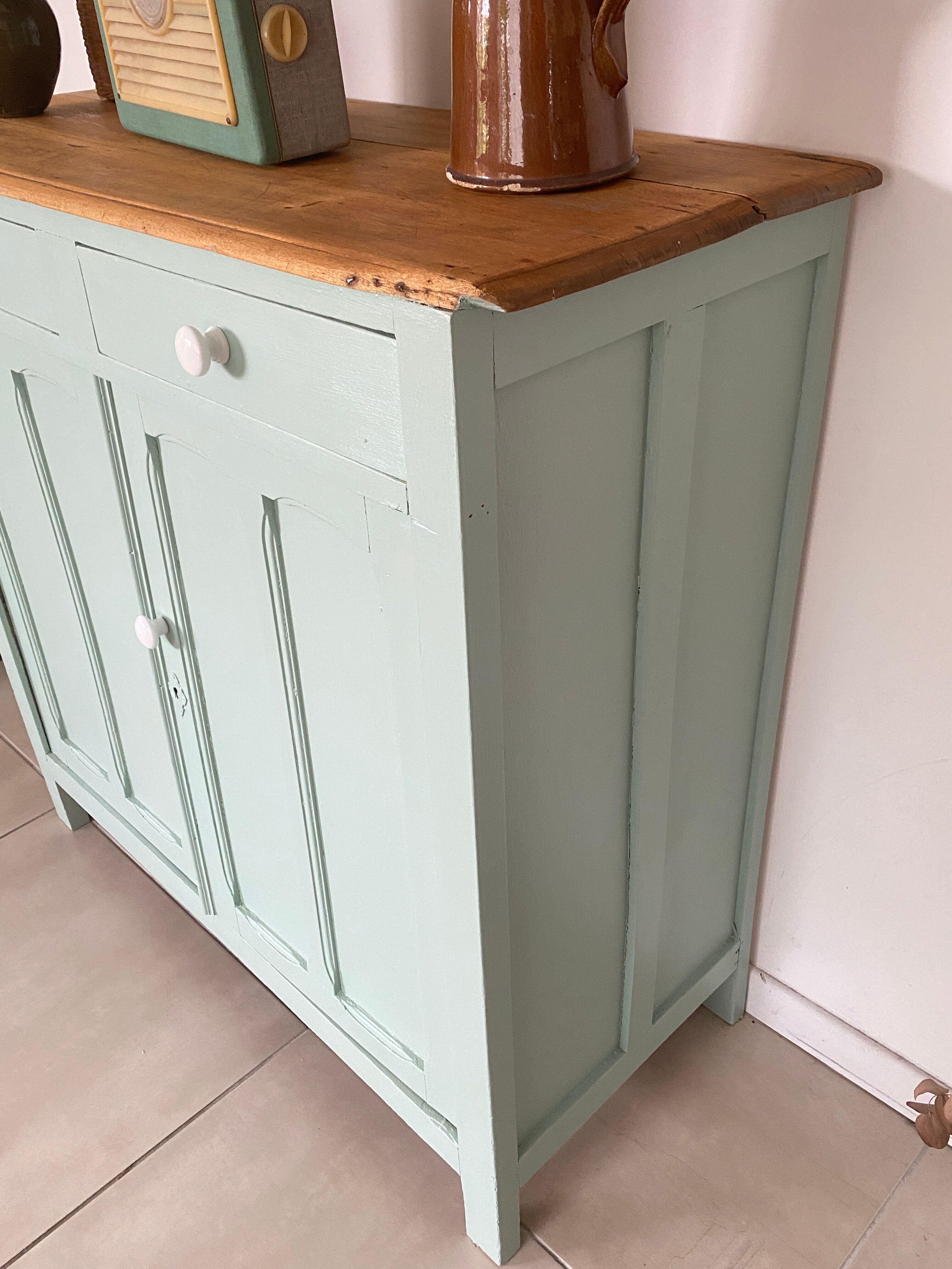 Parisian buffet green mint