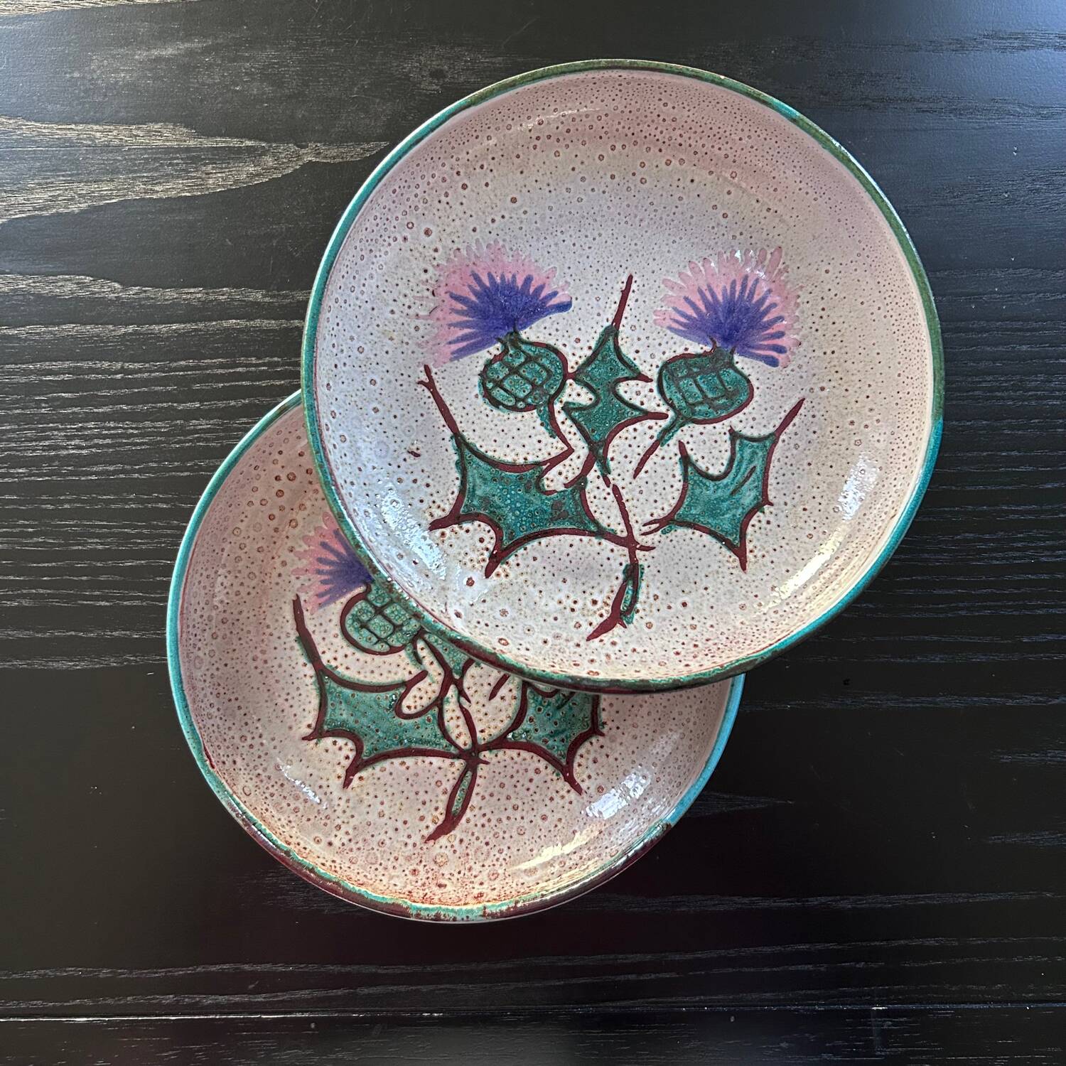 Pair of plates with thistle decoration