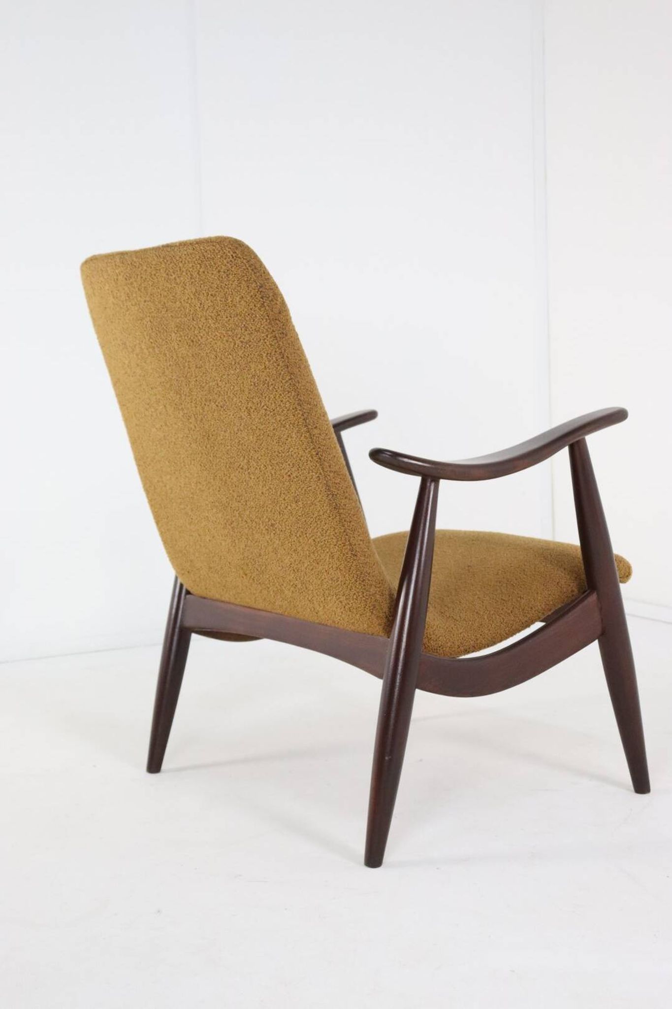 Armchair 'Popkensburg' Attr. Louis van Teeffelen for Wébé | 3 pieces in sto