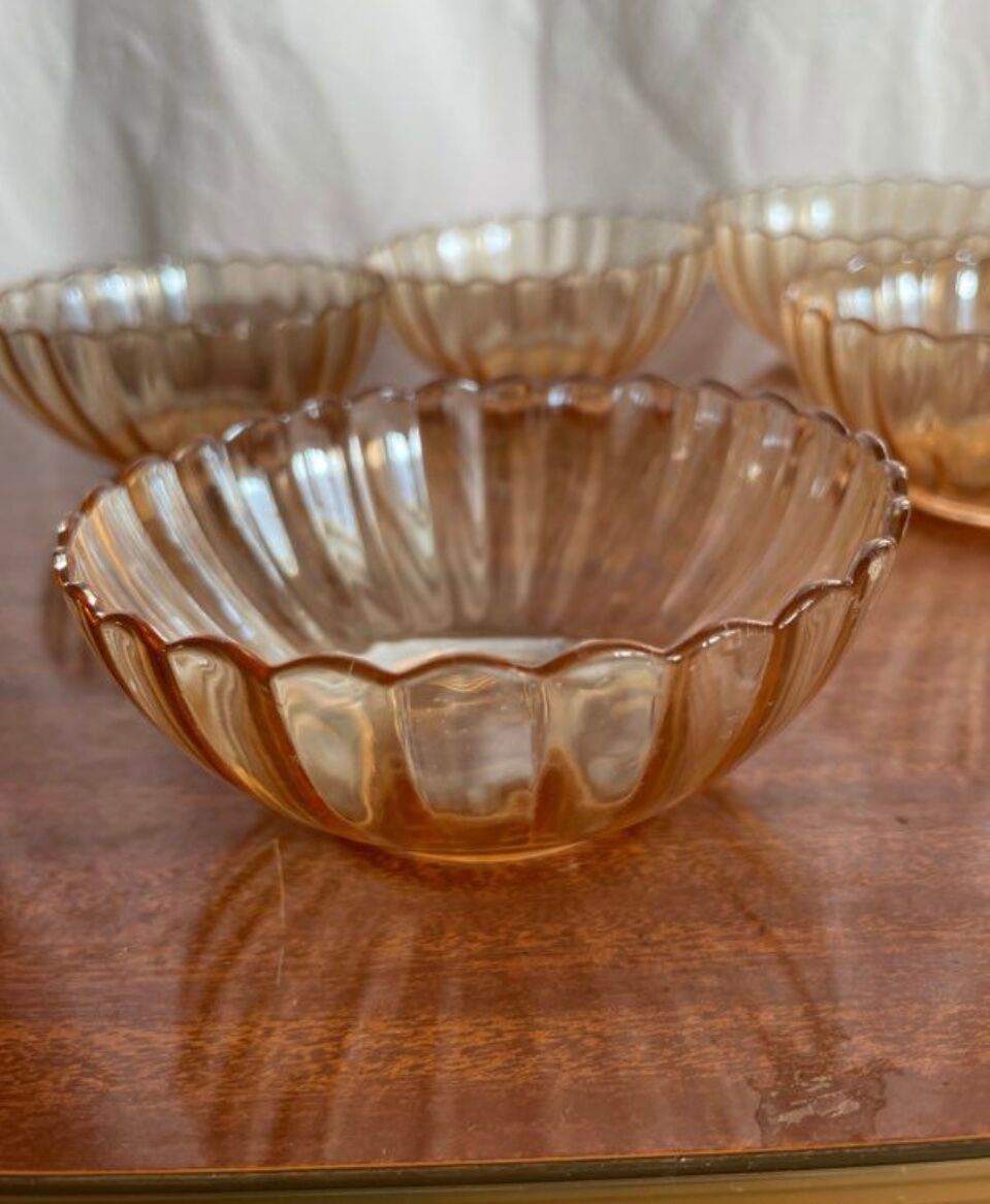 7 vintage cups, iridescent gondolo