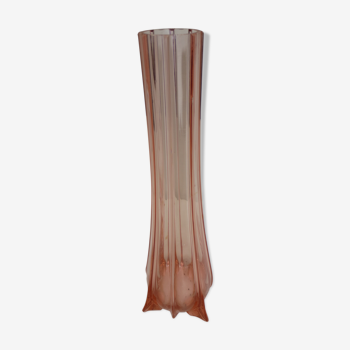 important 1950s soliflor vase in salmon pink glass