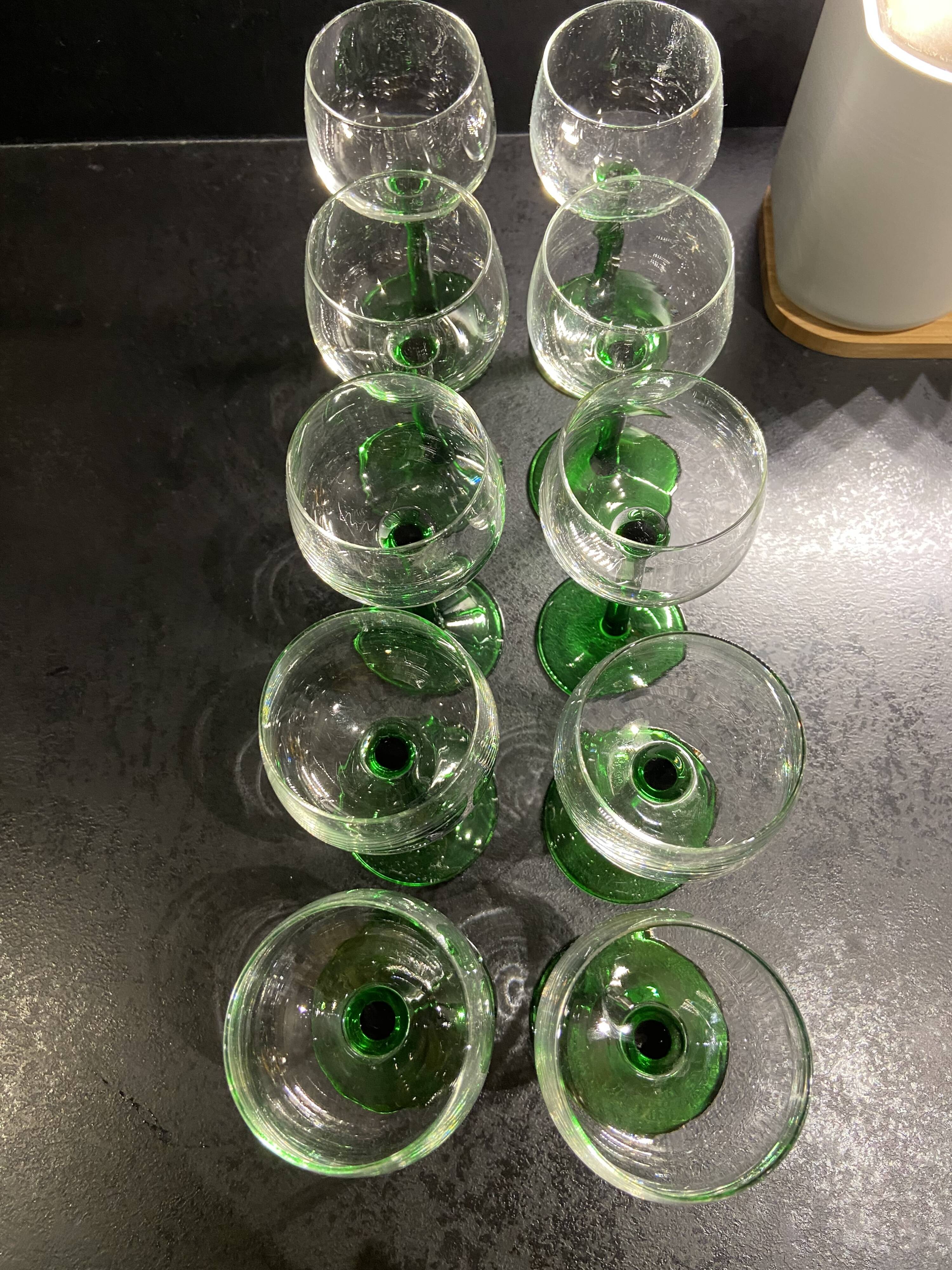 Set of 10 stemmed glasses