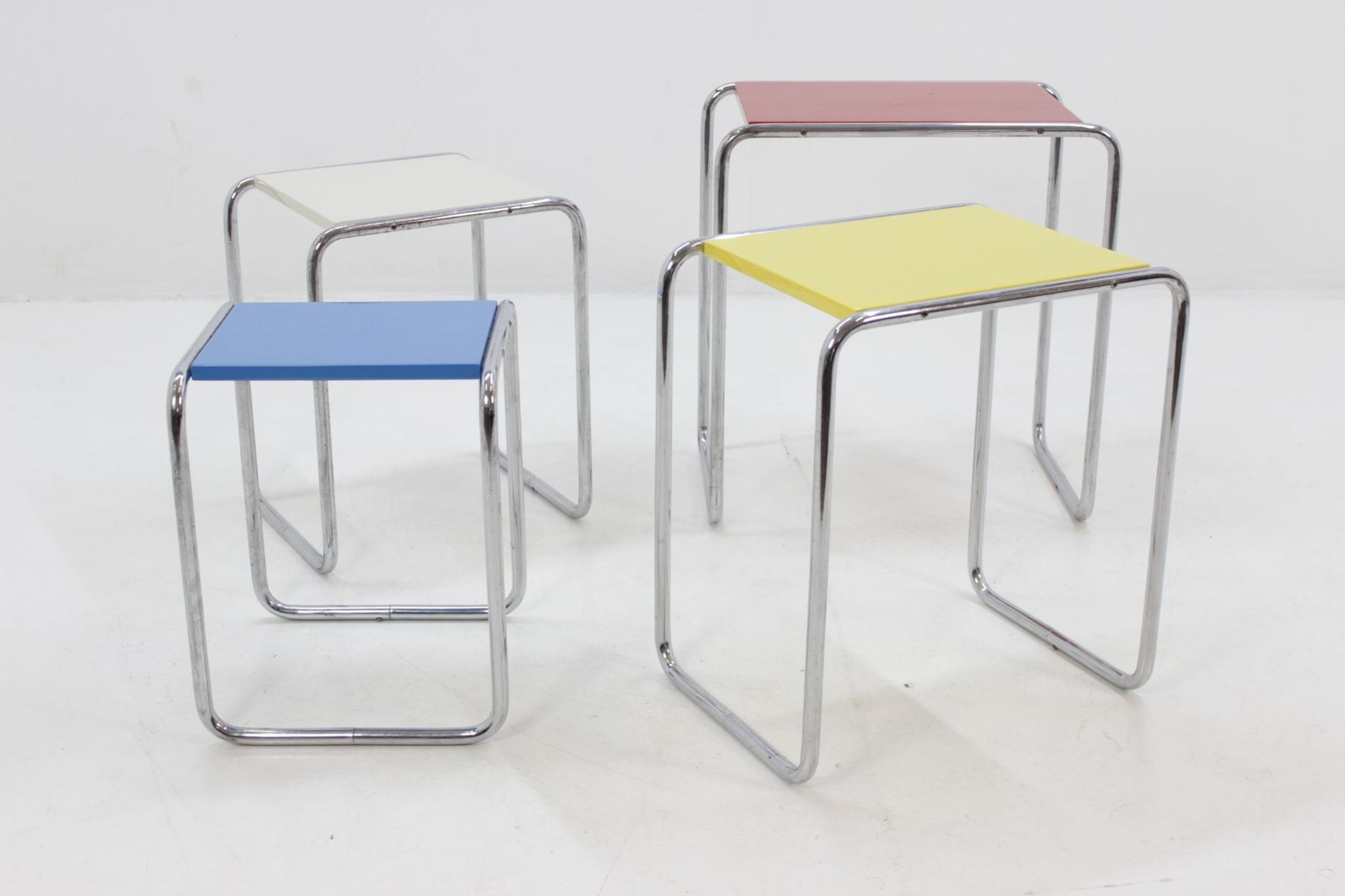 Tables gigognes B9 Bauhaus par Marcel Breuer 1930s