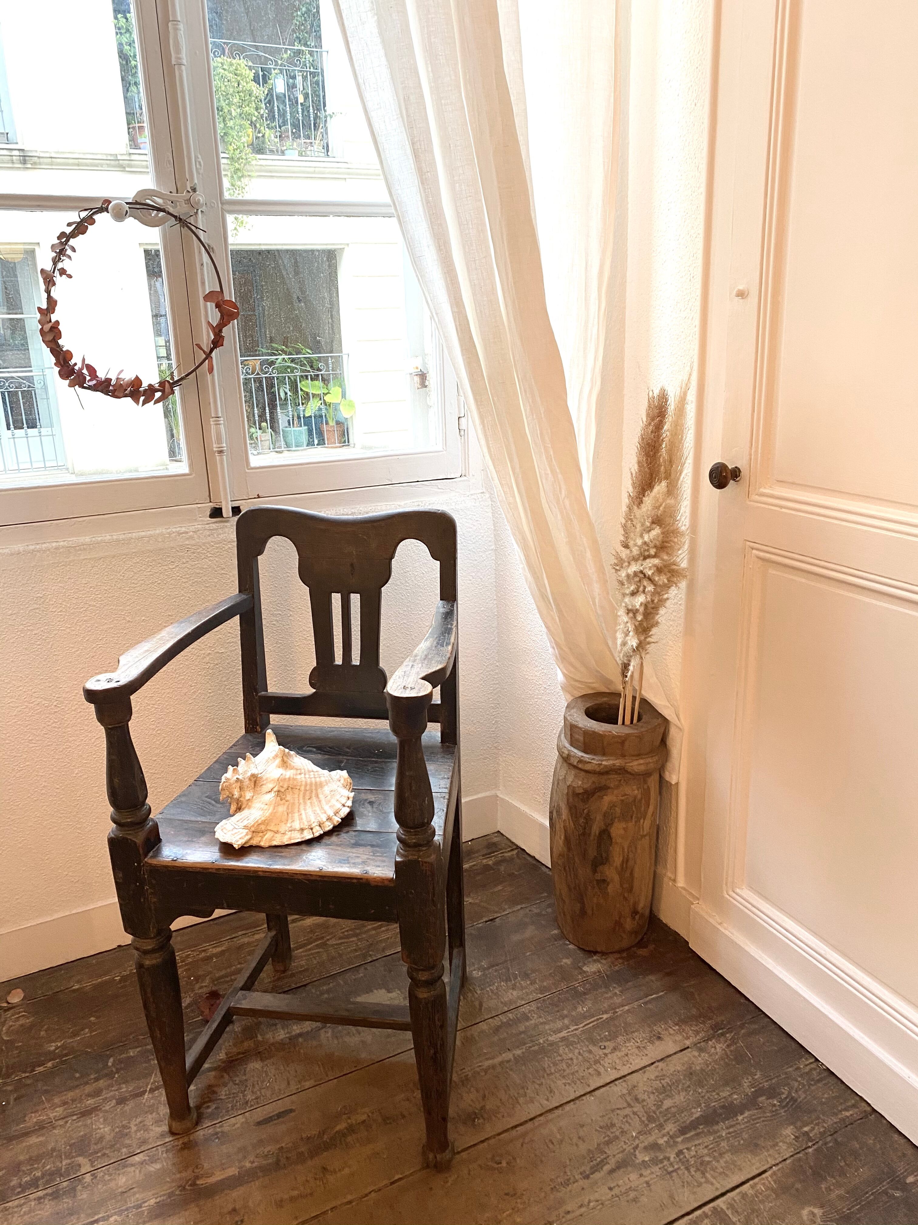 Black laqué wooden armchair