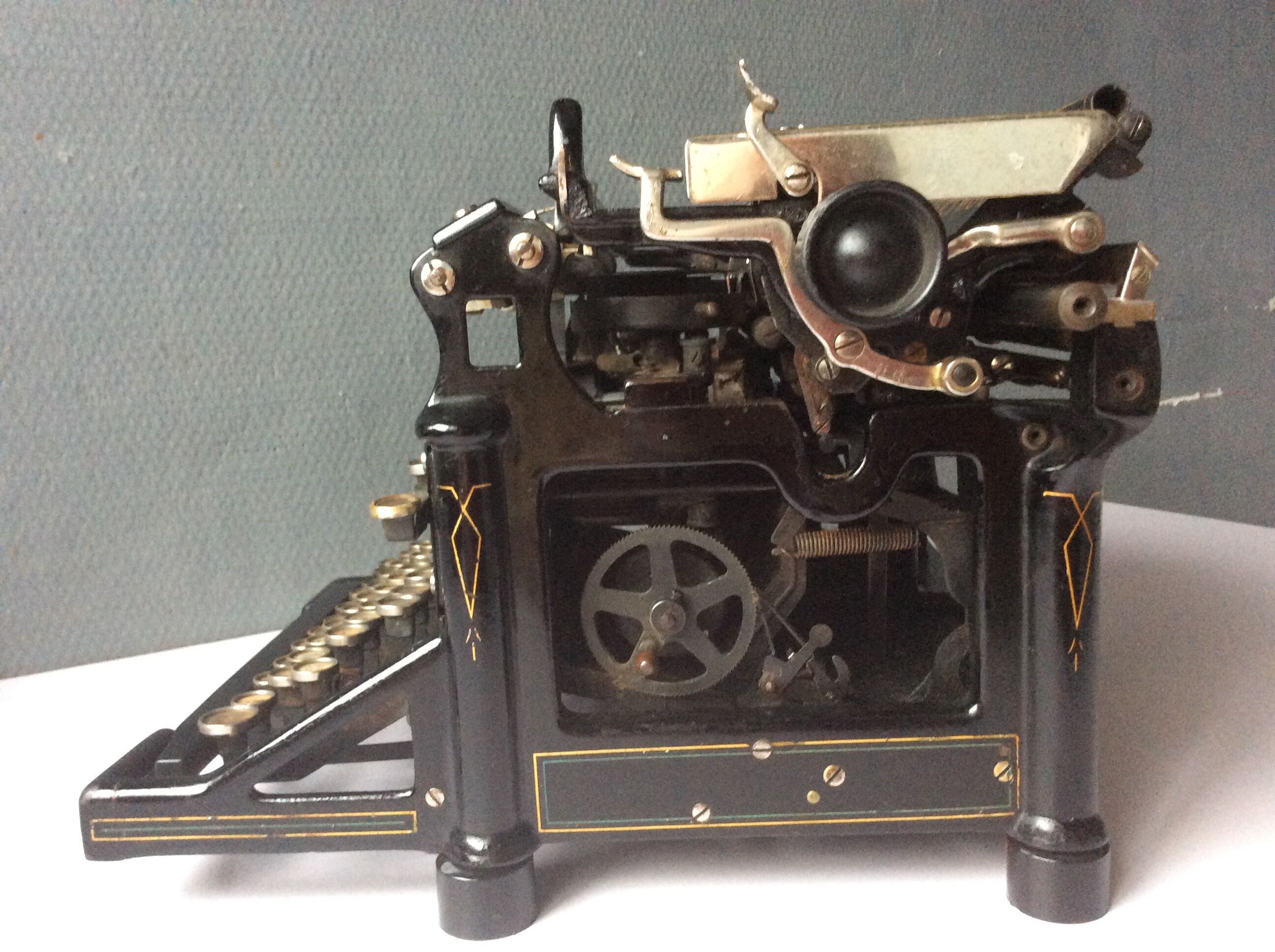 Old Underwood typewrite,r 1918