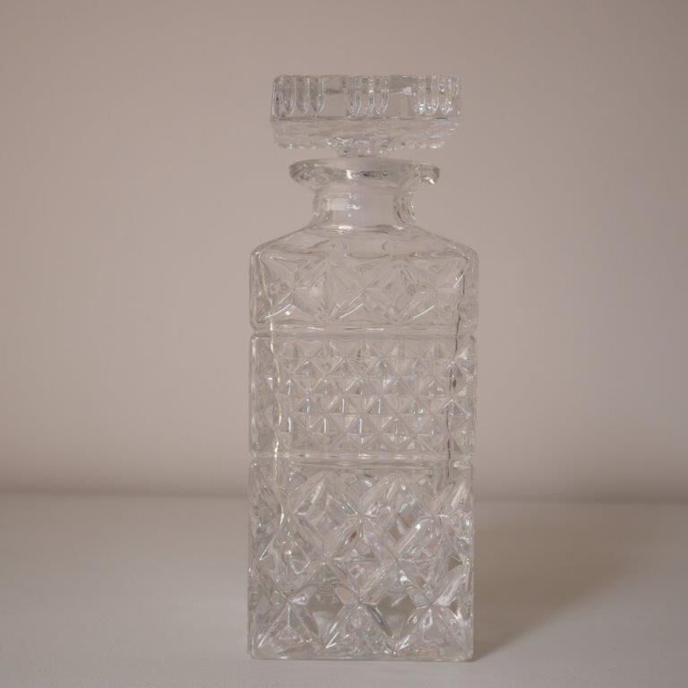 Glass whisky decanter