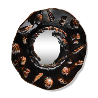Miroir aux coquillages en grès émaillé