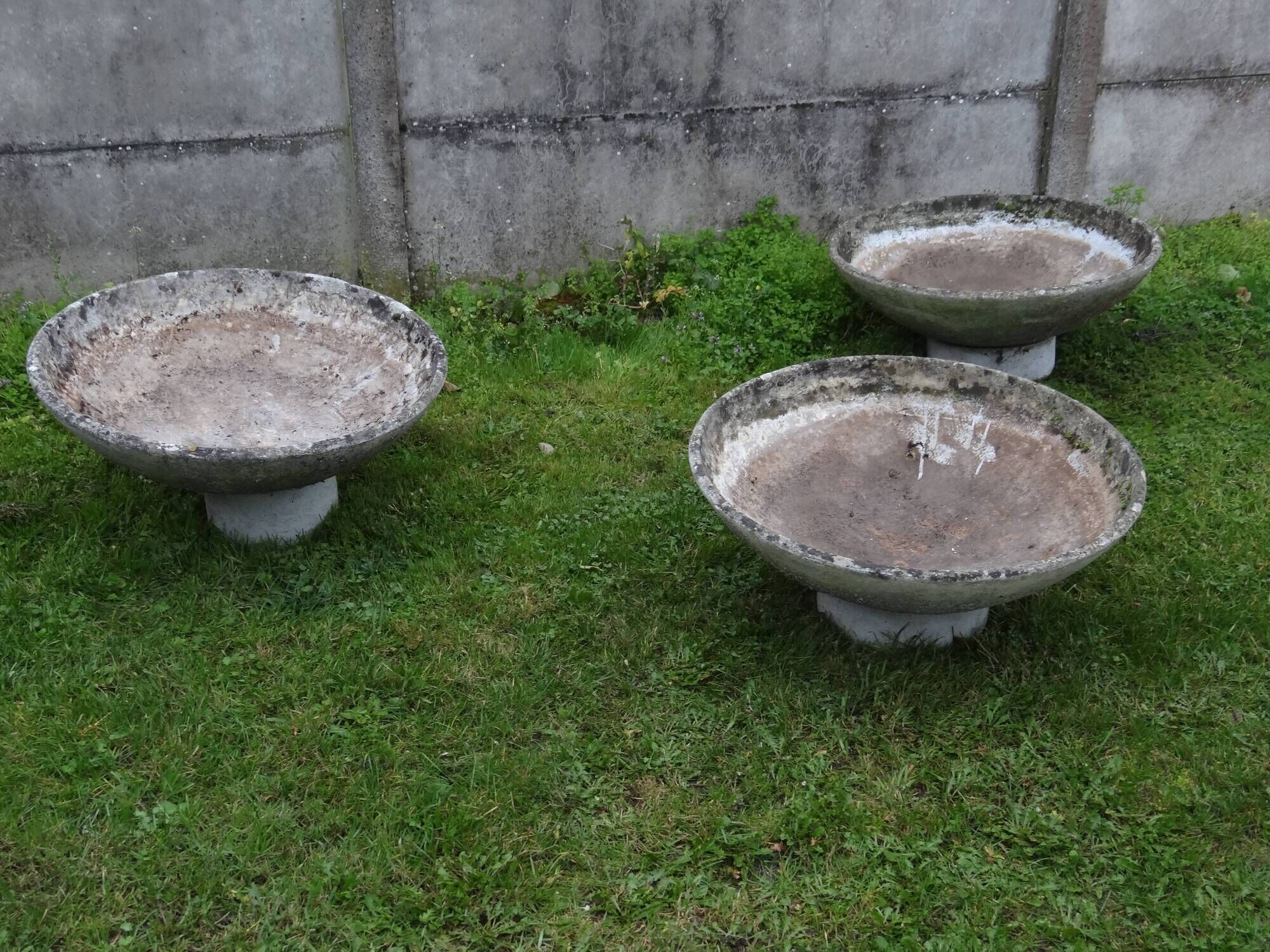 Series of three concrete planters design René Pechère edited by Eternit 1958