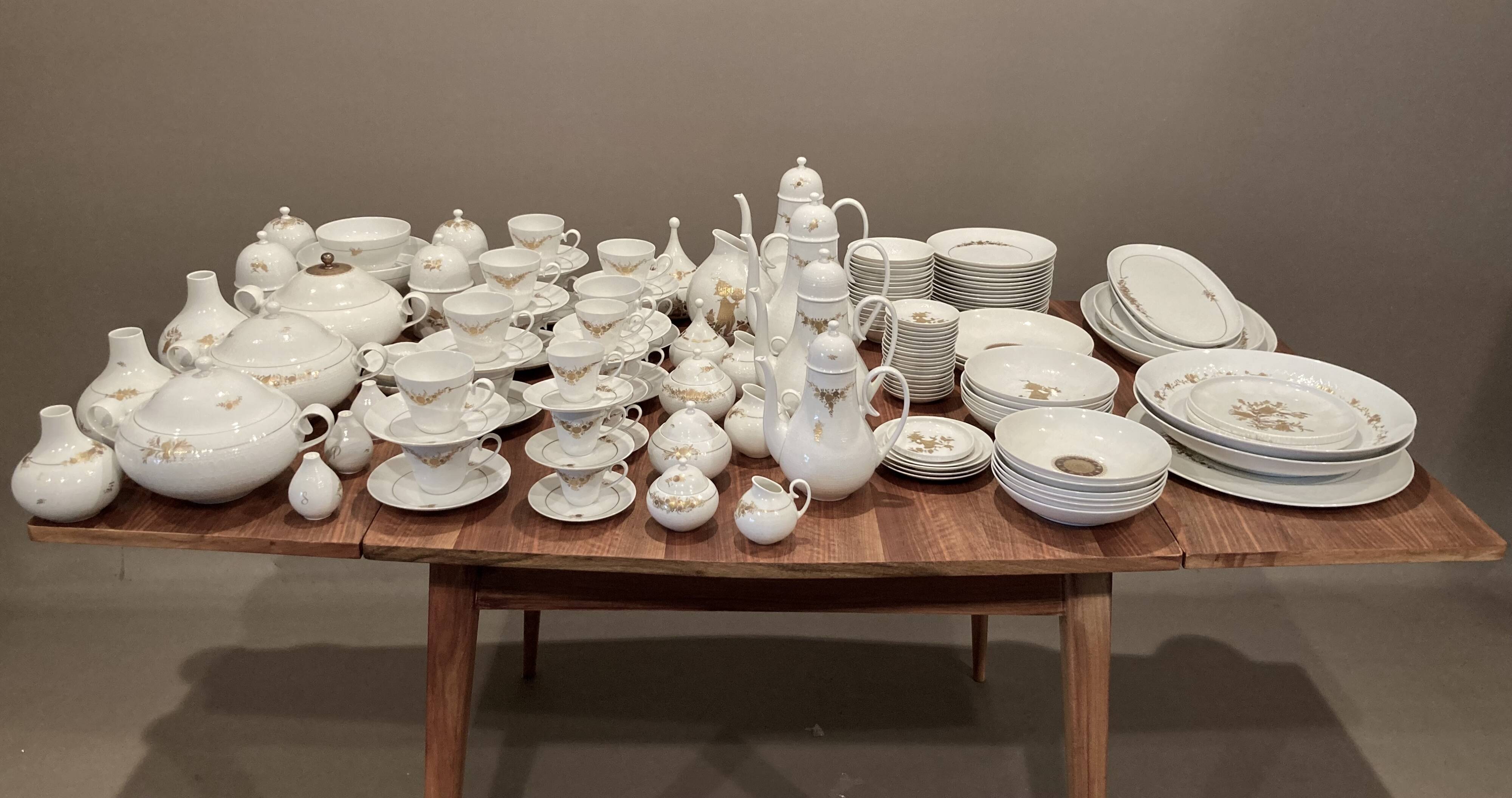 SERVICE PORCELAIN 145 PIECES DESIGN "BJORN WINNBLAD" 1950.