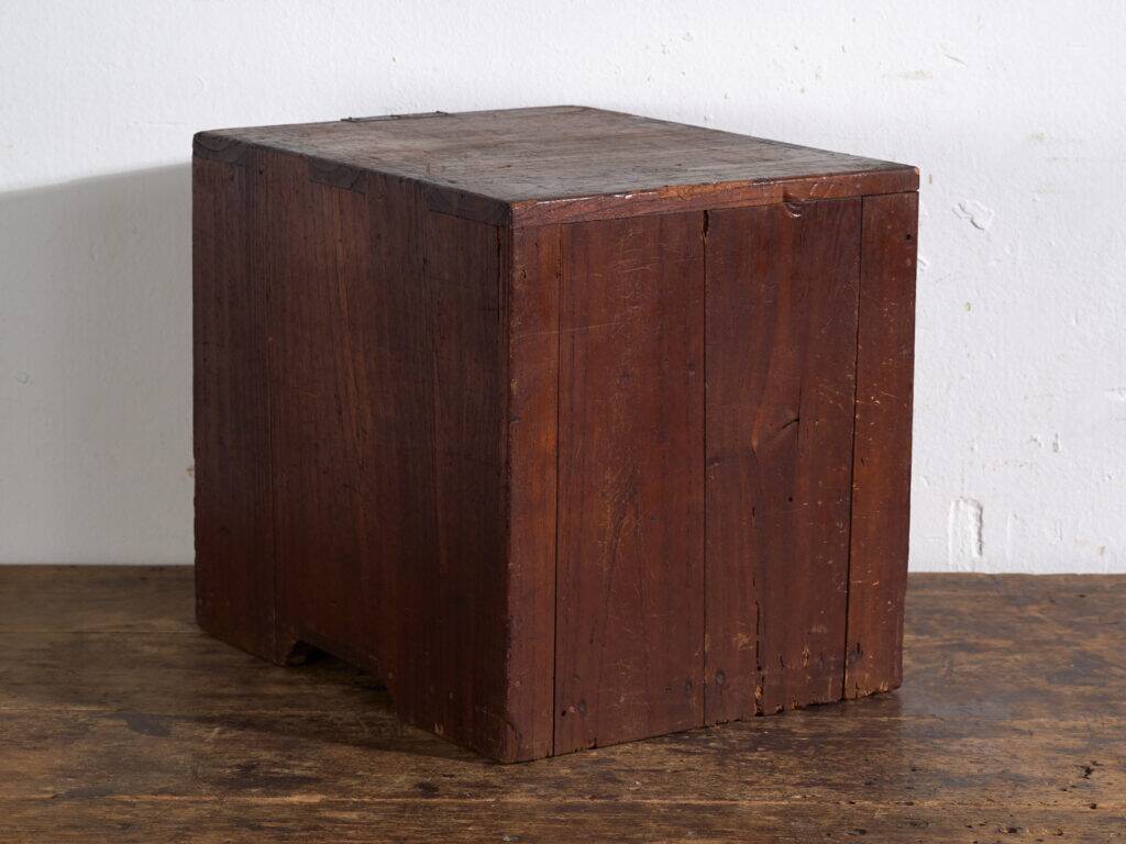 Small ko-dansu chest of drawers in paulownia with kanji labels – Japan, Meiji period