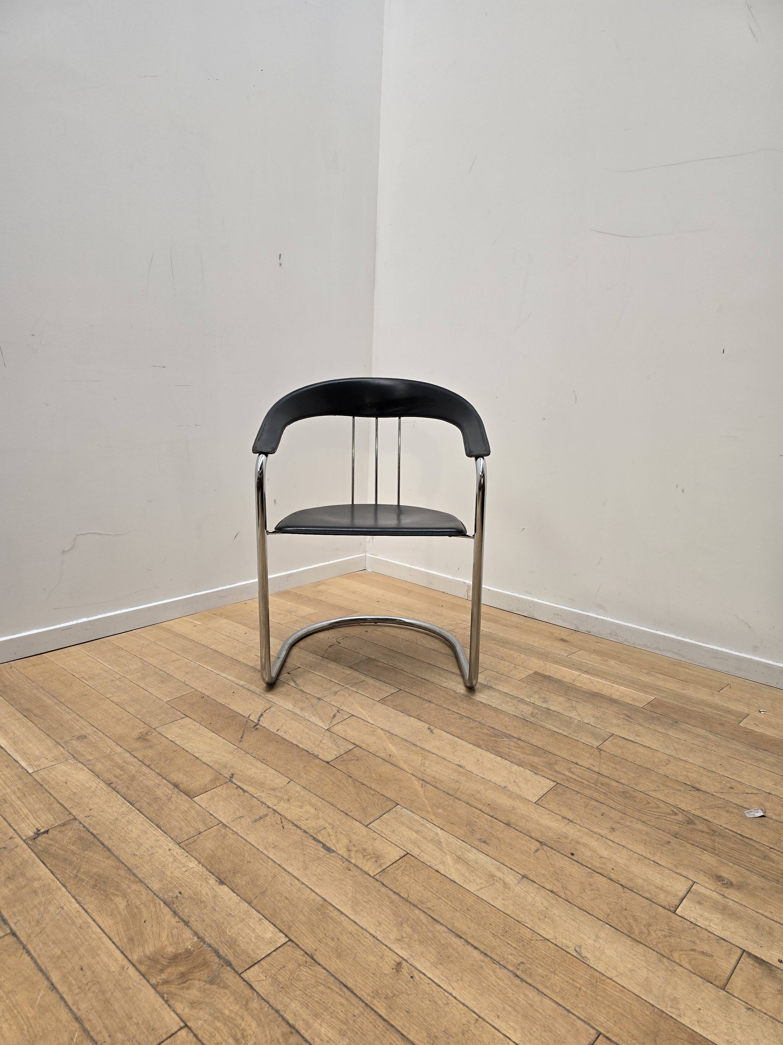 Set of 6 designer chairs from Italy.