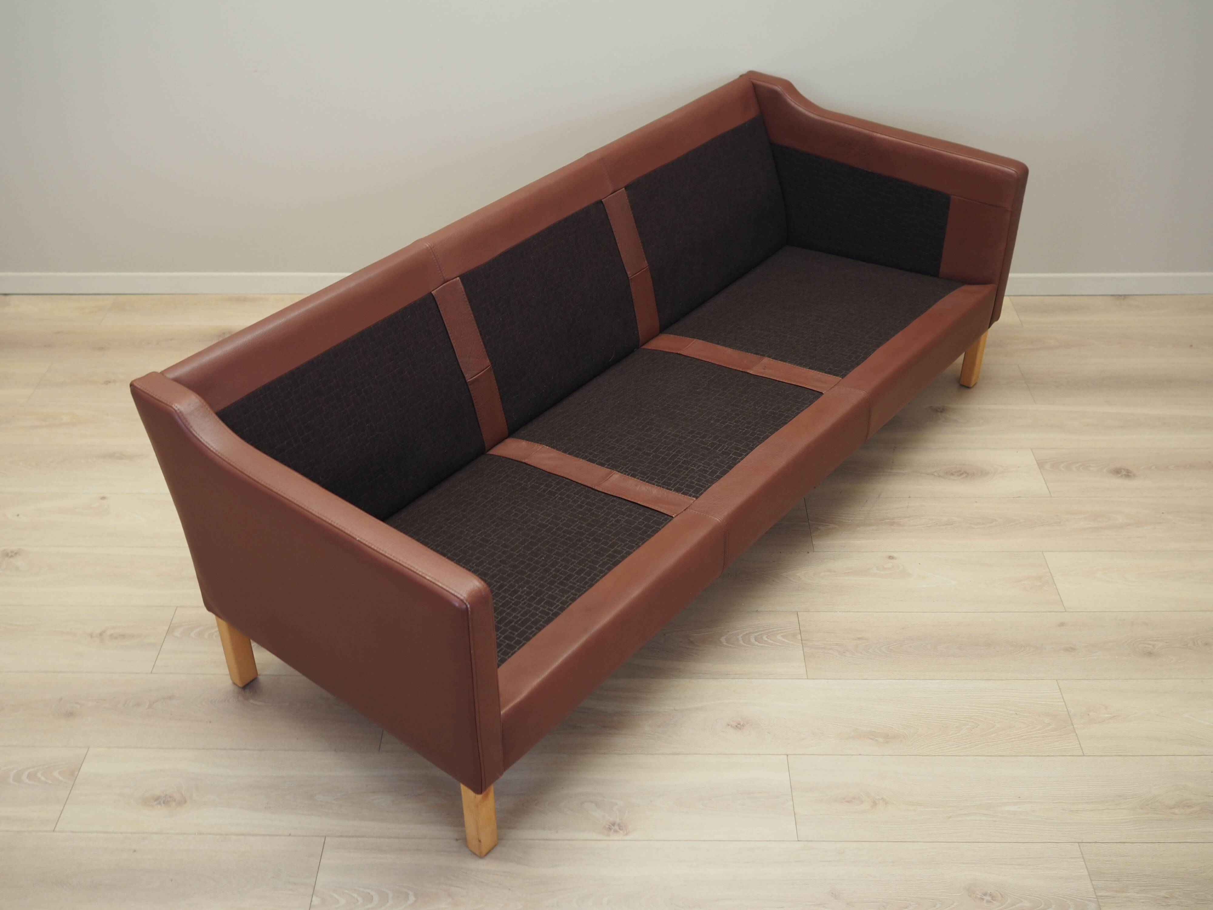 Brown leather sofa, Danish design, 1970s, production: Denmark