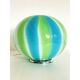 Lampe de table contemporaine sphère laiteuse, bleue et verte en verre de Murano