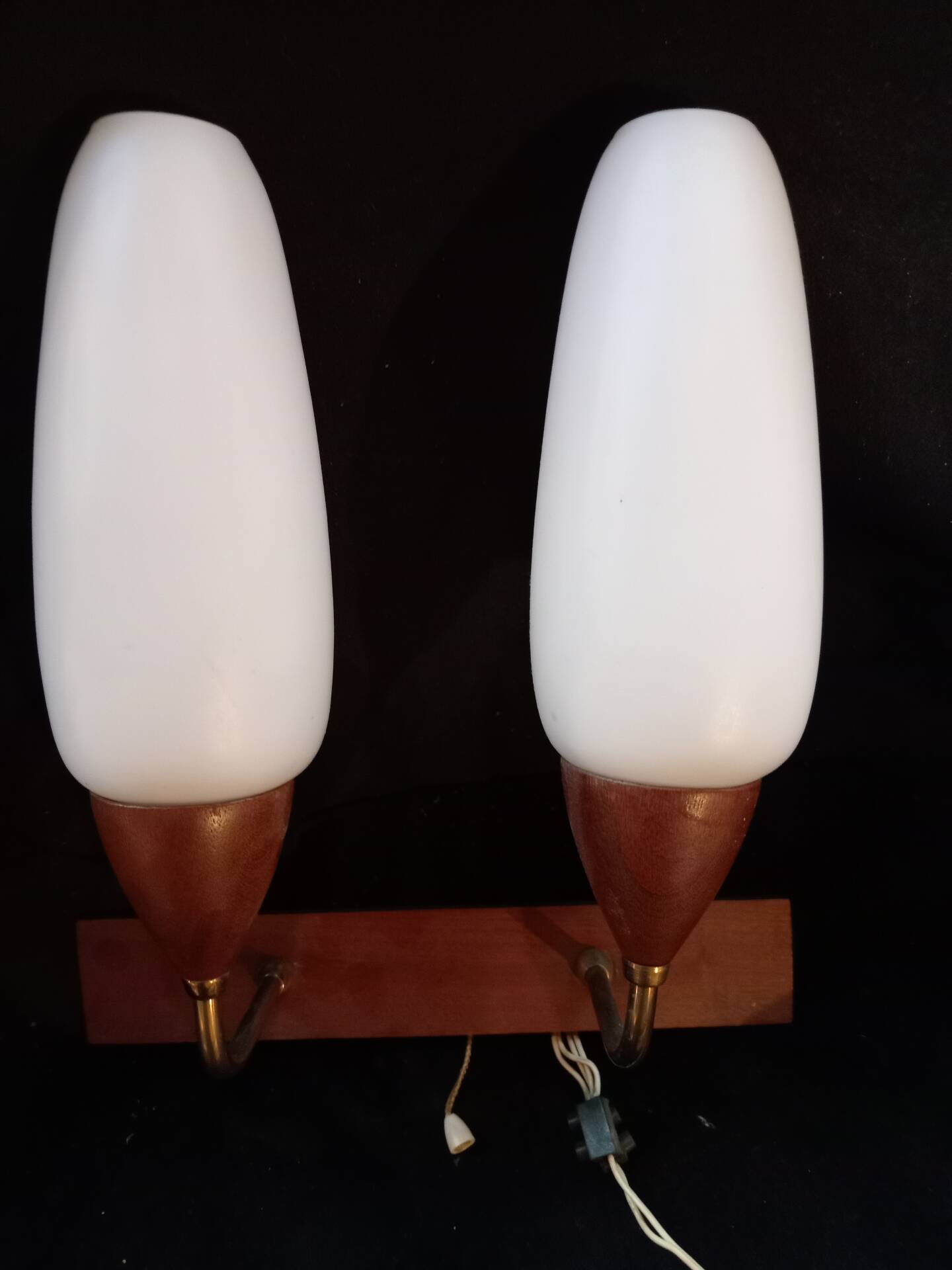 Opaline wall light from the 1960s.