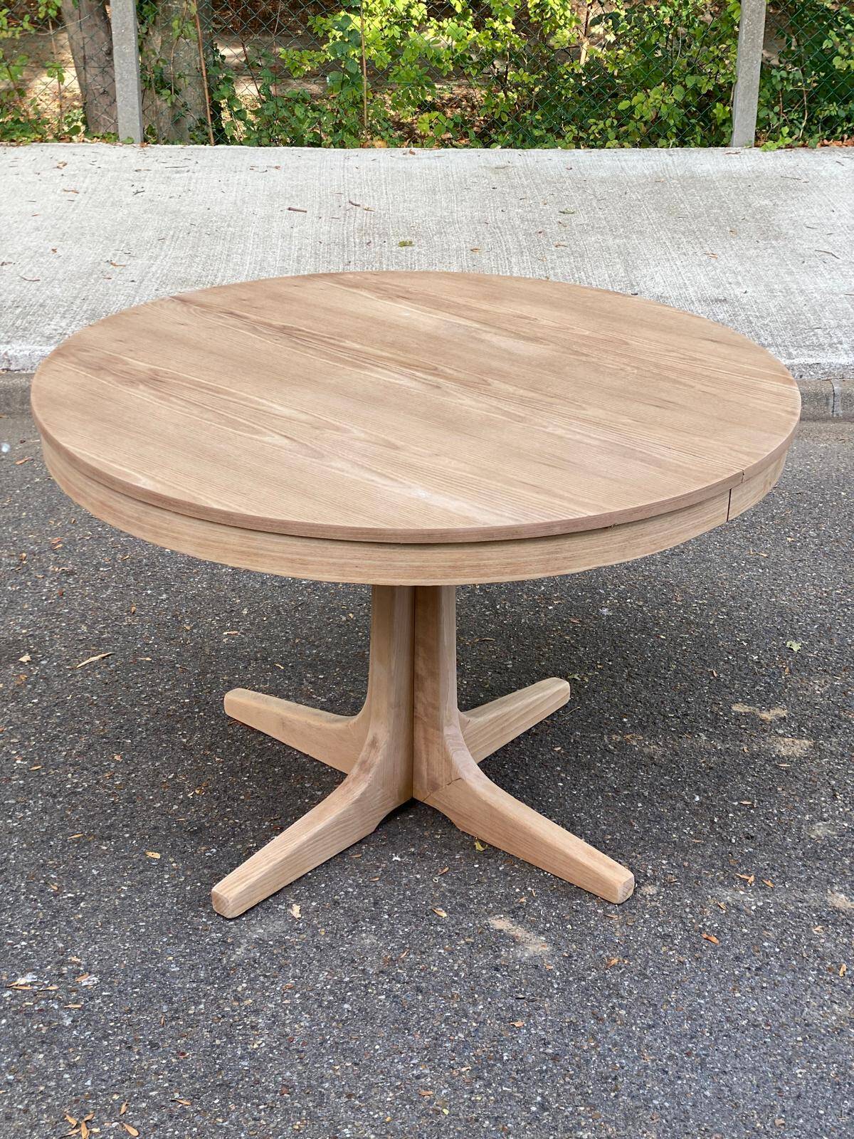 Scandinavian round extendable dining table Baumann stripped teak 1960