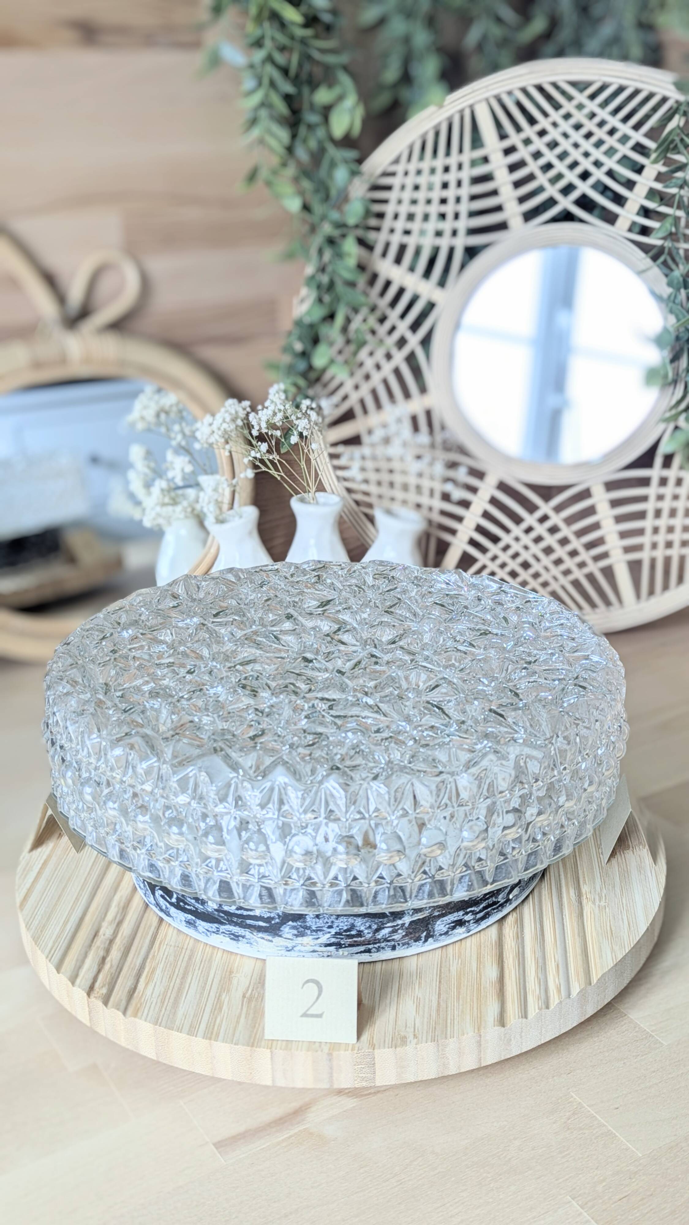 Large round ceiling light with 2 sockets