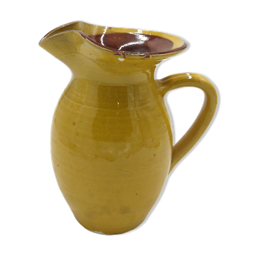 Pichet en céramique jaune