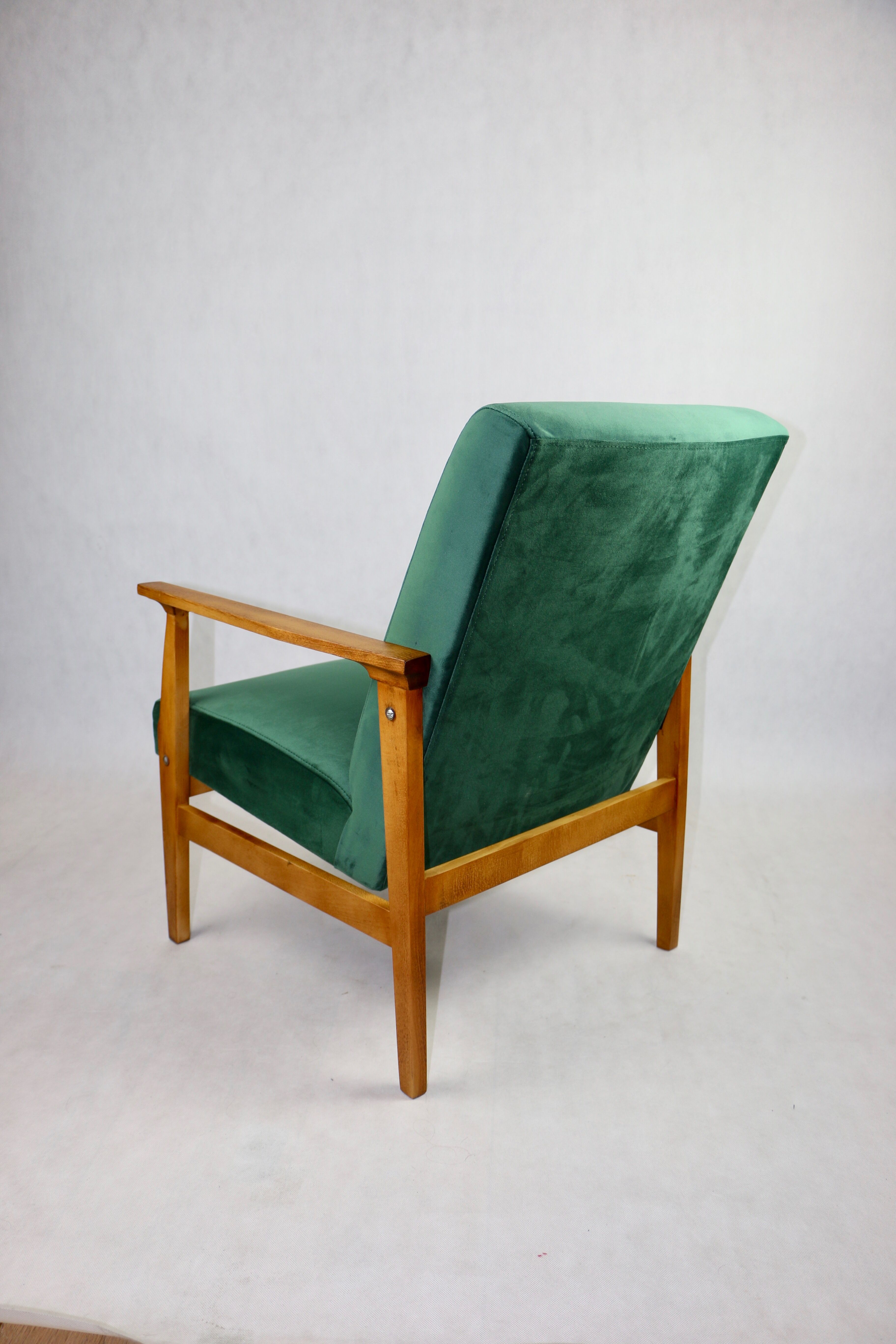 Vintage green velvet lounge chair, 1970s