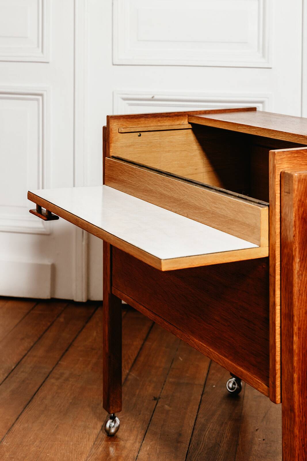 Meuble bar sur roulette vintage