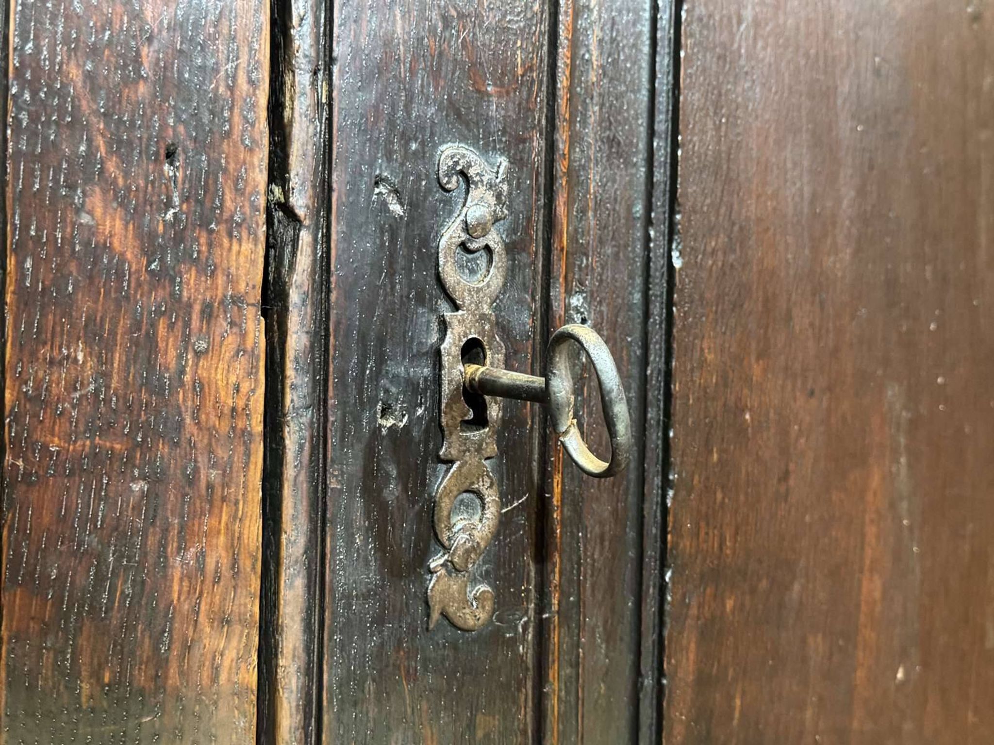 Armoire en chêne du 18ème siècle