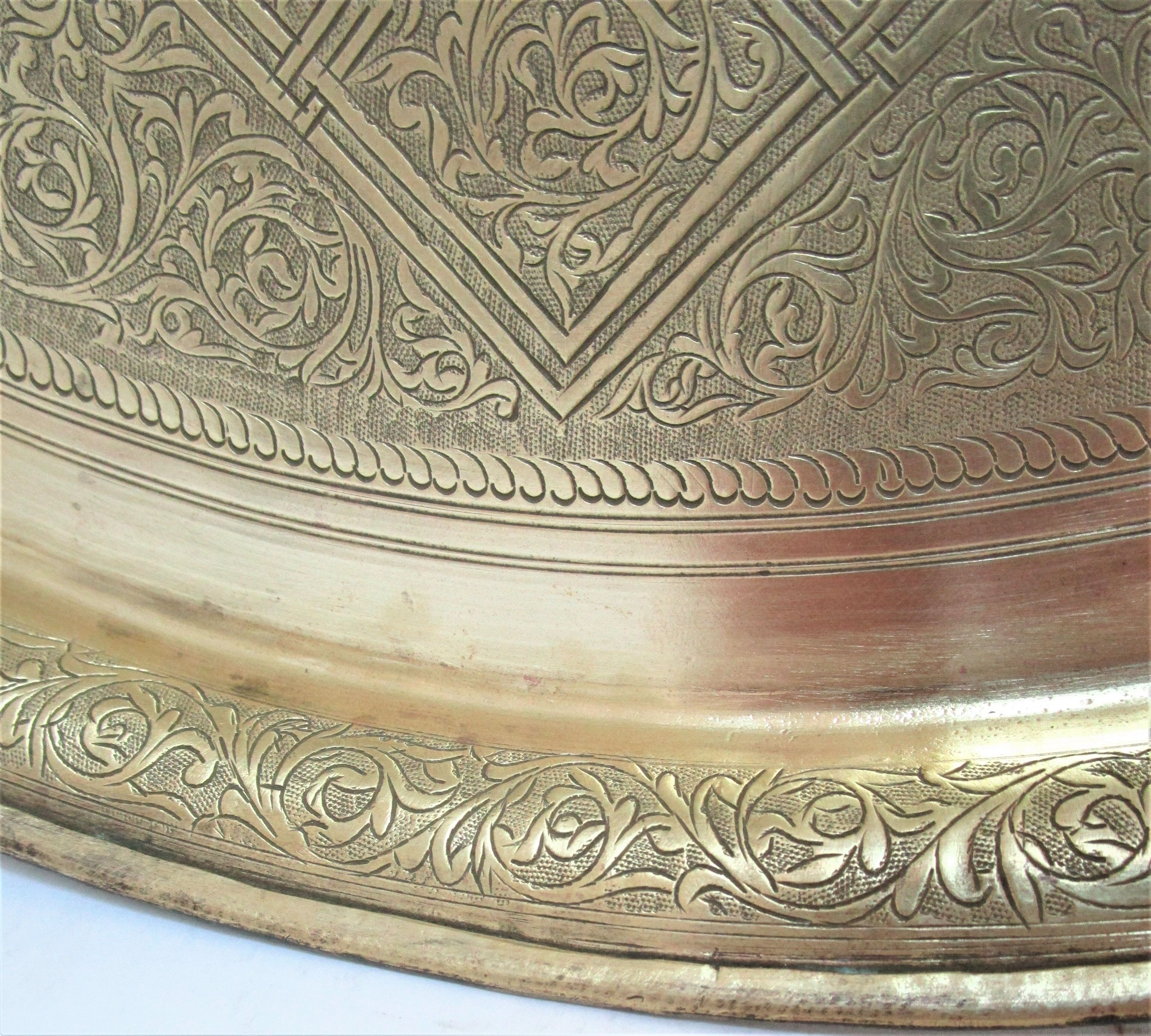 Oriental brass top leafy decoration xl diameter 48 cm vintage