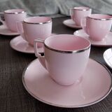 Tasses et soucoupes rose poudré