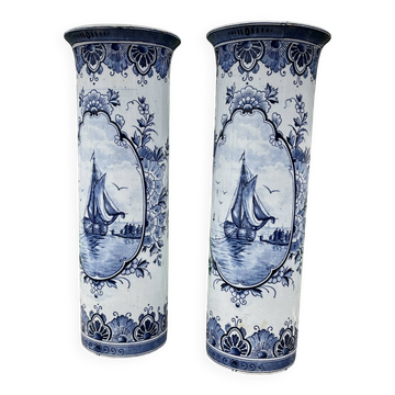 Paire de vases Delft décor marine bleue