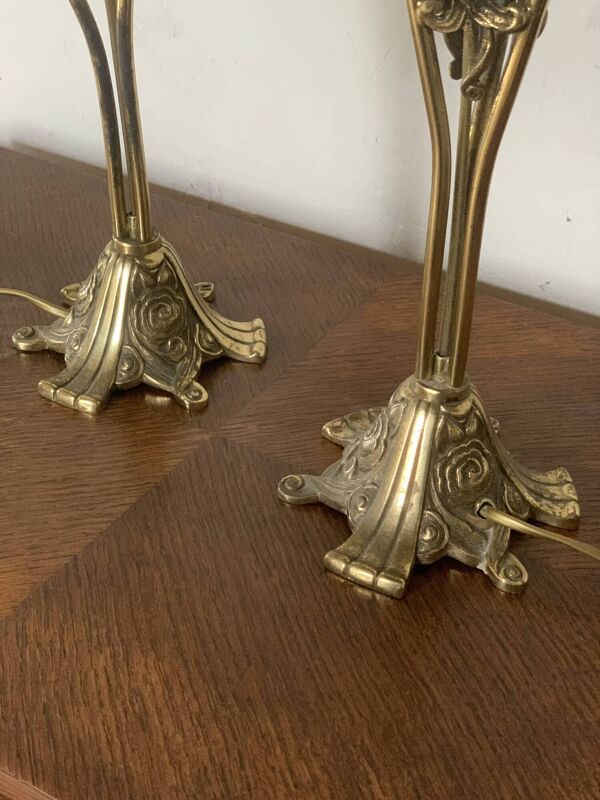 Paire de lampes de table vintage en laiton de style Art Nouveau