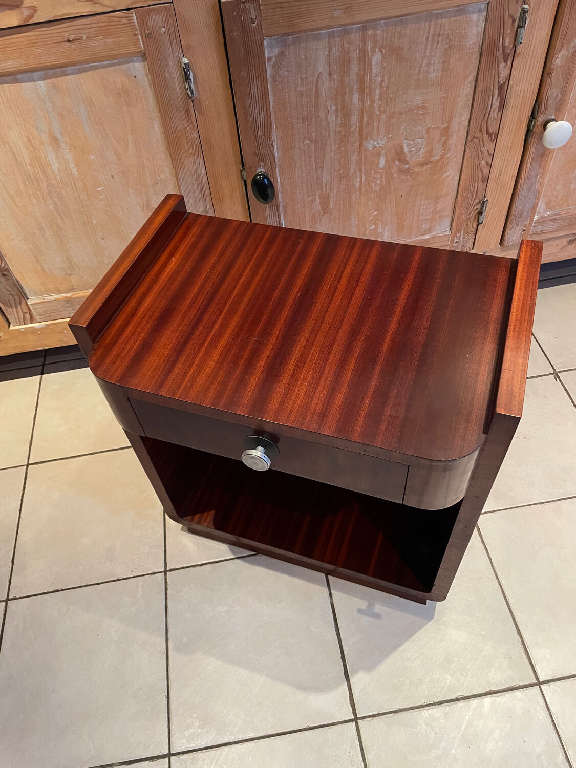 Art deco design end table