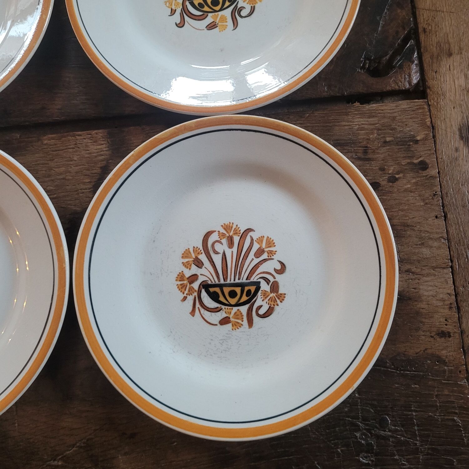 6 assiettes à dessert faïence de Montereau - Décor floral, circa 1950-