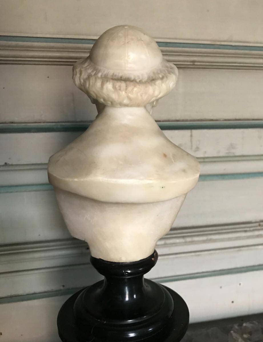 Buste d’un prélat italien en albâtre