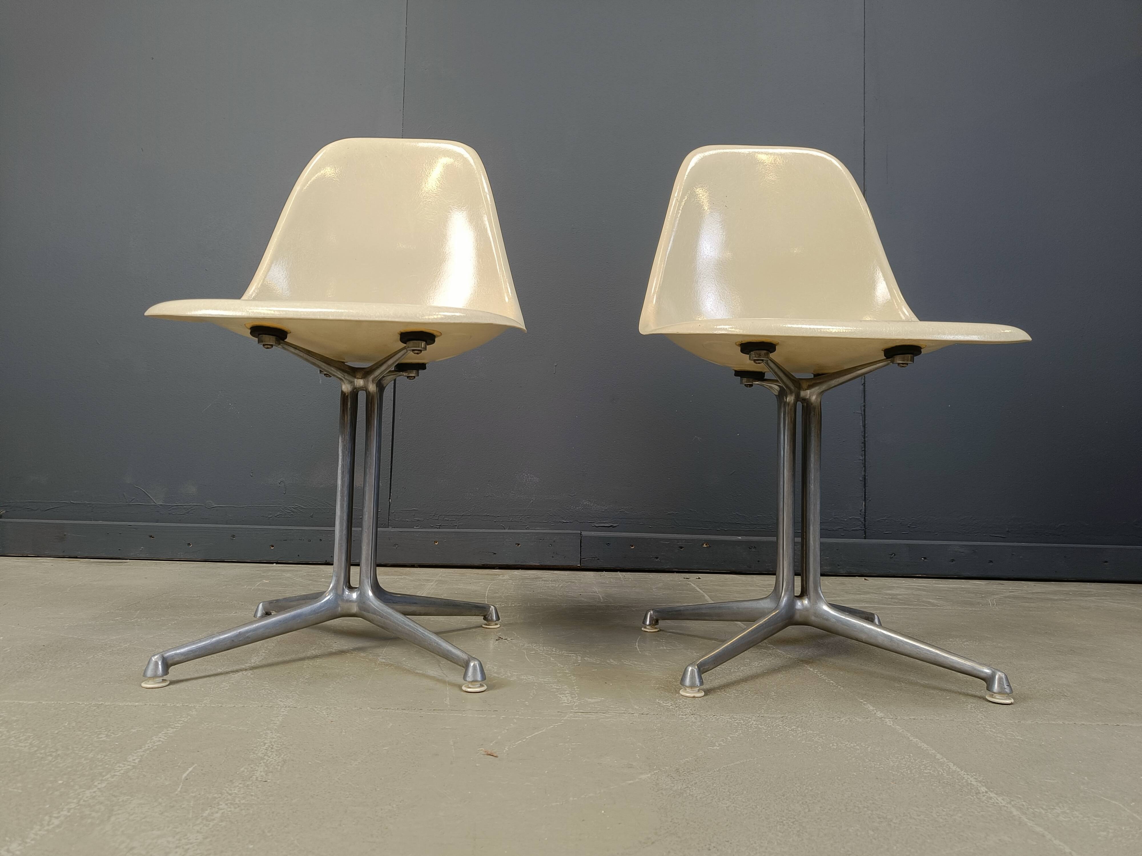 Chaises Eames La Fonda par Herman Miller, ensemble de 2 années 1960
