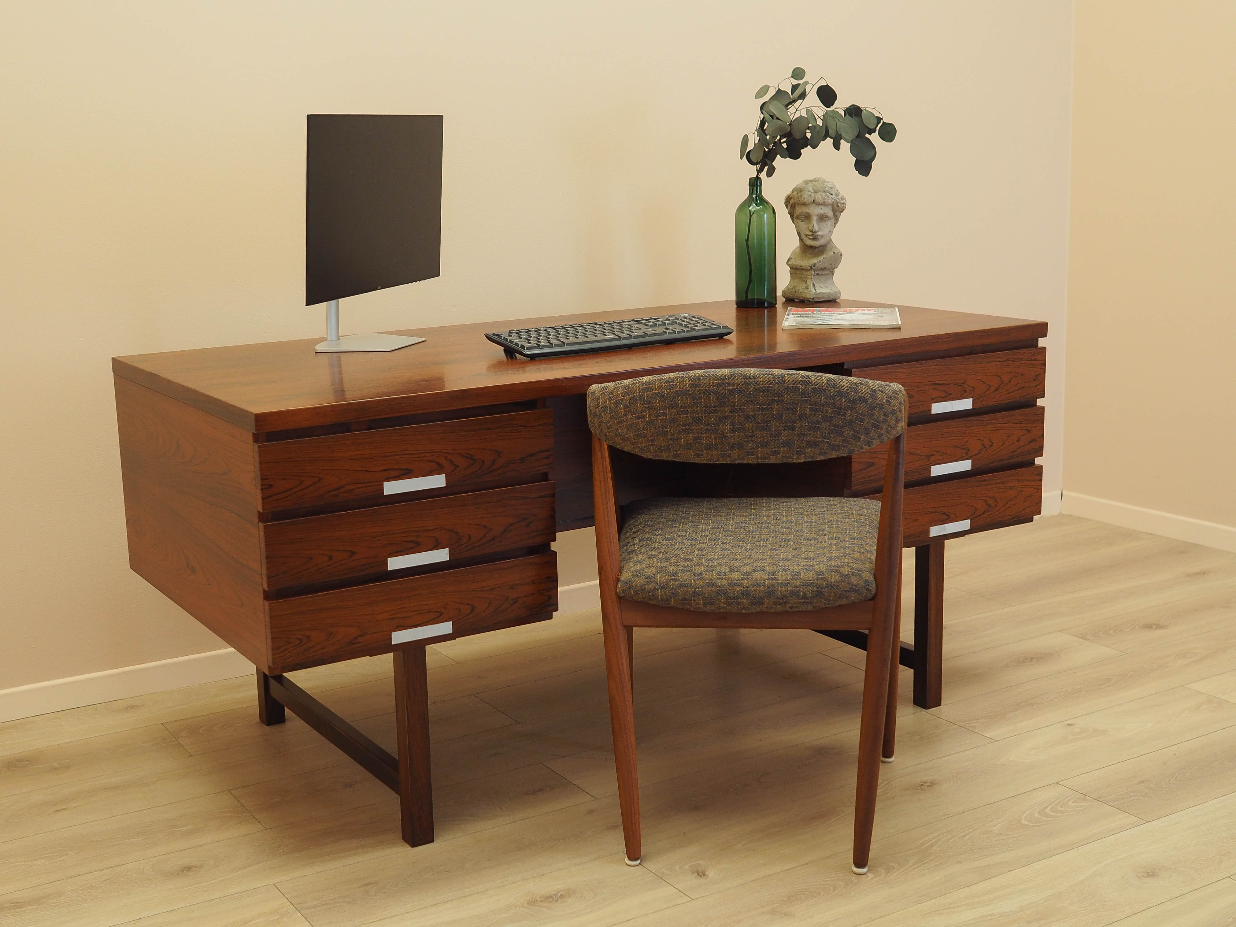 Rosewood desk, Danish design, 1970s, manufacturer: Eigil Petersens Møbelfab