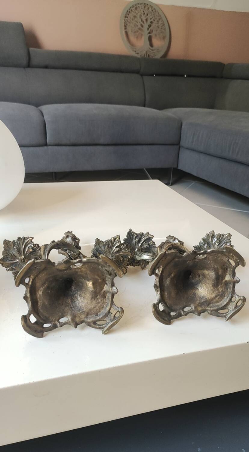 Pair of Candelabra in Louis XV/Rocaille Style, 2 lights. In gilded bronze, 19th century.