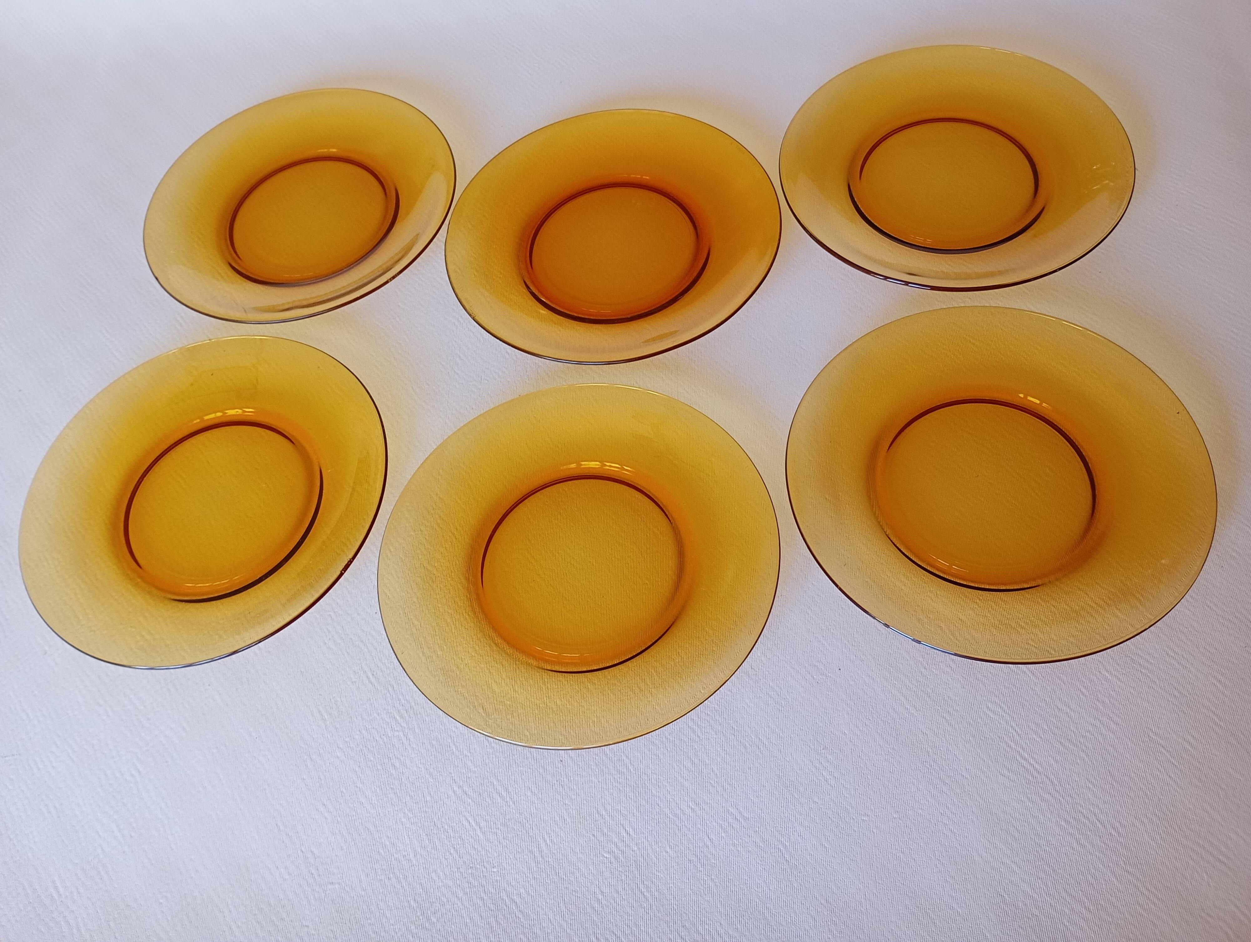 12 assiettes plates Vereco ambre