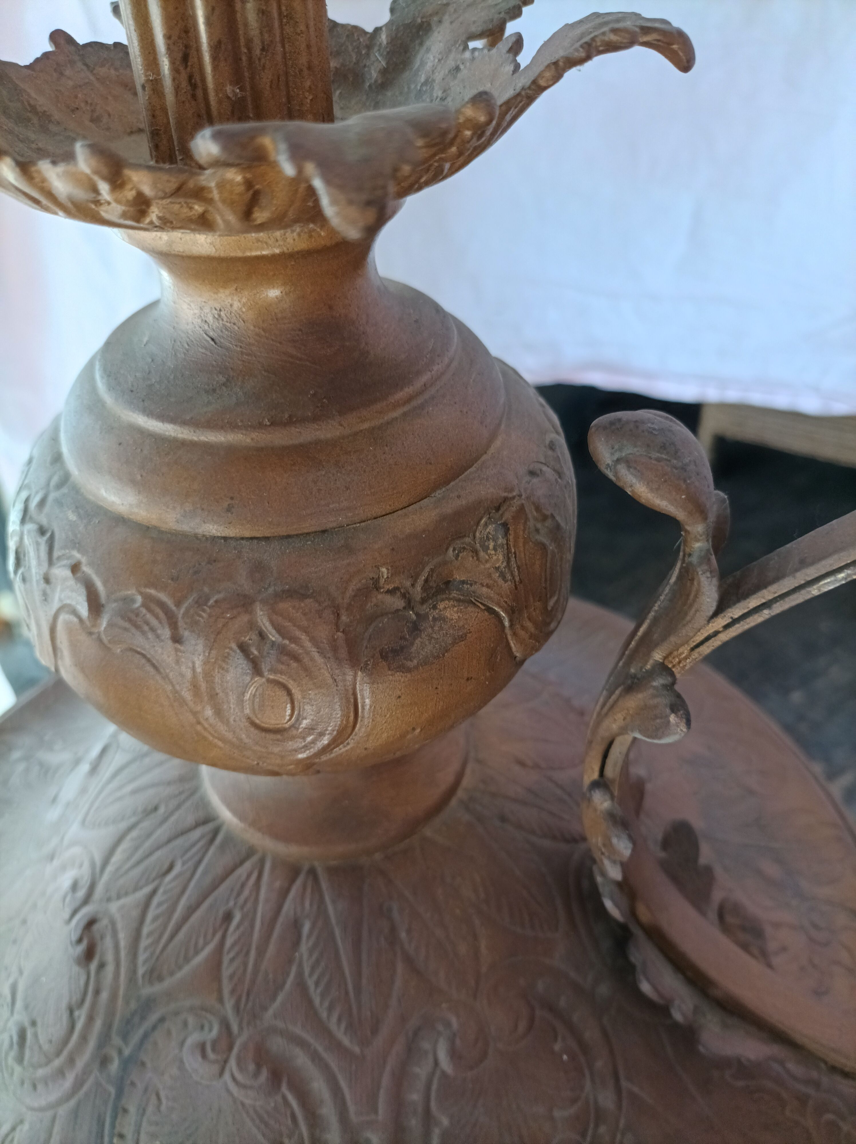 Suspension in brass and bronze Renaissance style