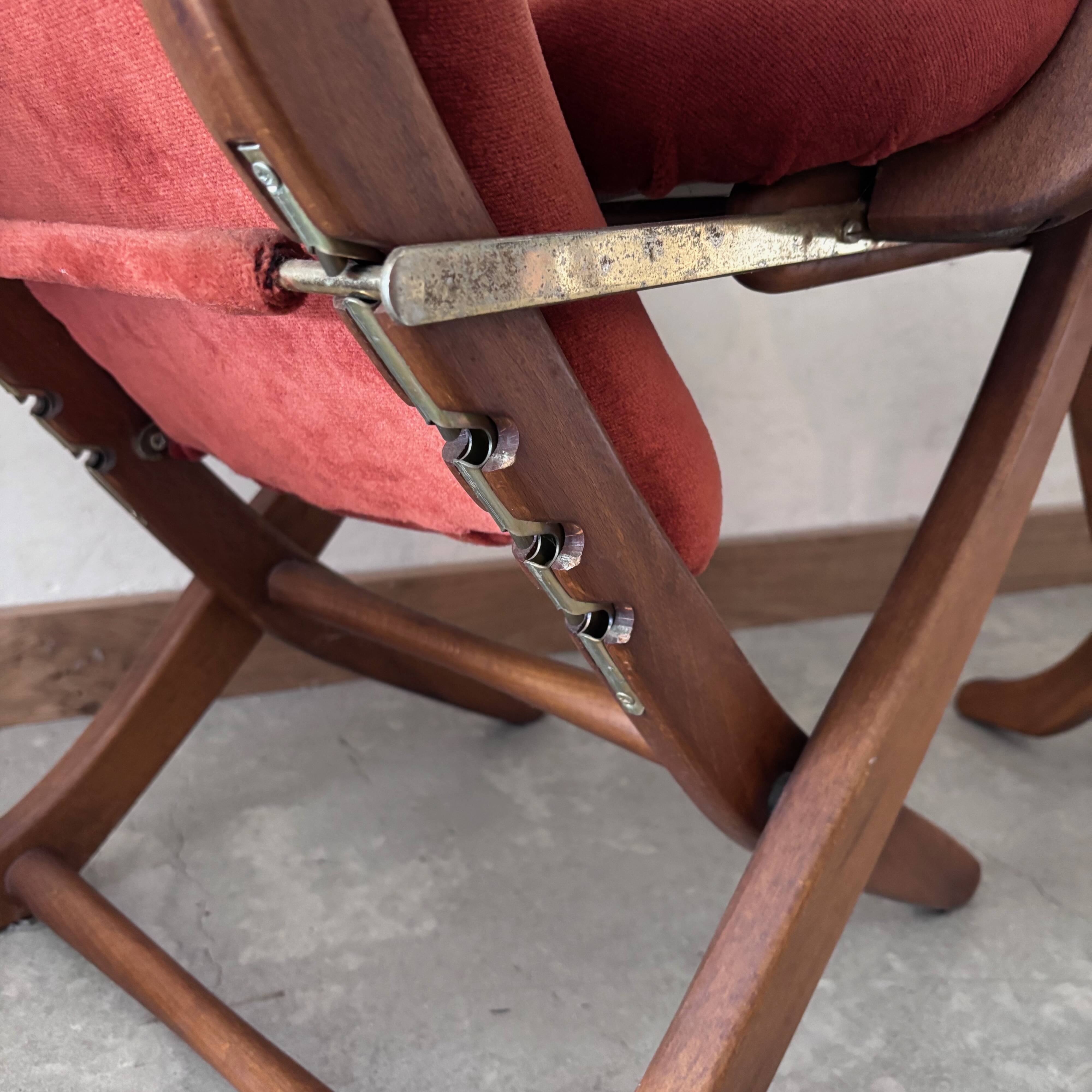 Adjustable vintage armchair