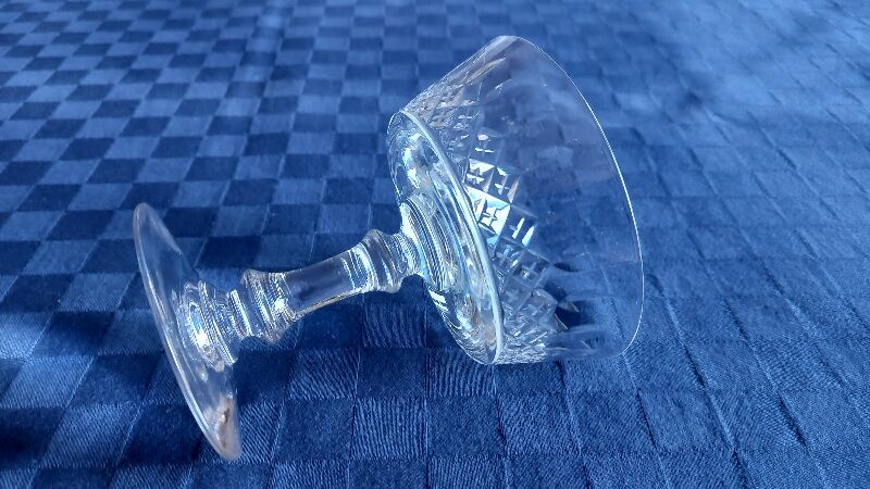 Set of 7 old champagne glasses in cut crystal