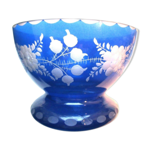 Coupe ou bol en cristal bleu double couche fleurs dégagées à l'acide signée La VERANDAH