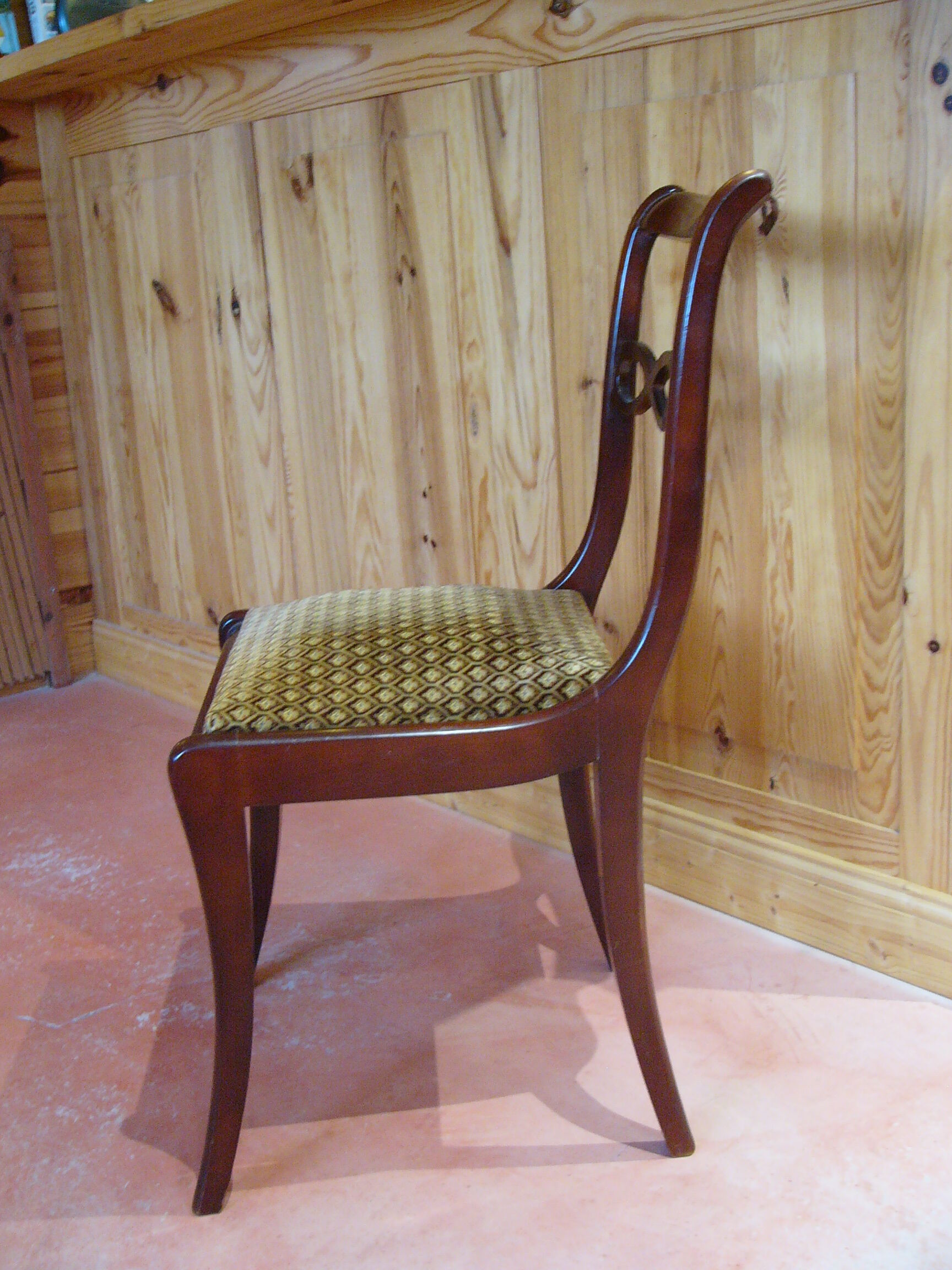 Dining room table