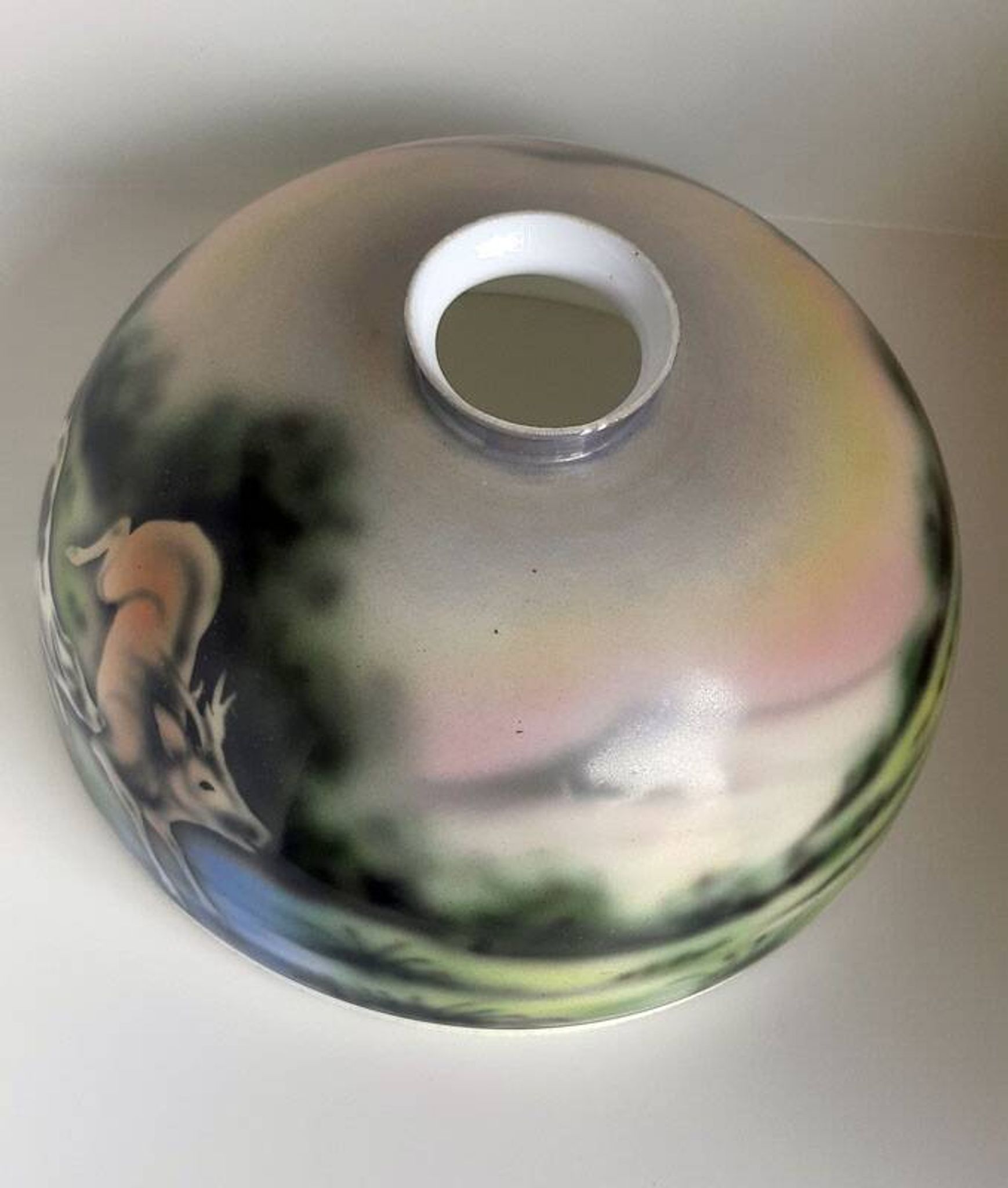 Suspension in vintage opaline.