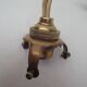 Old suspension, said rises and falls with serrated white opaline
