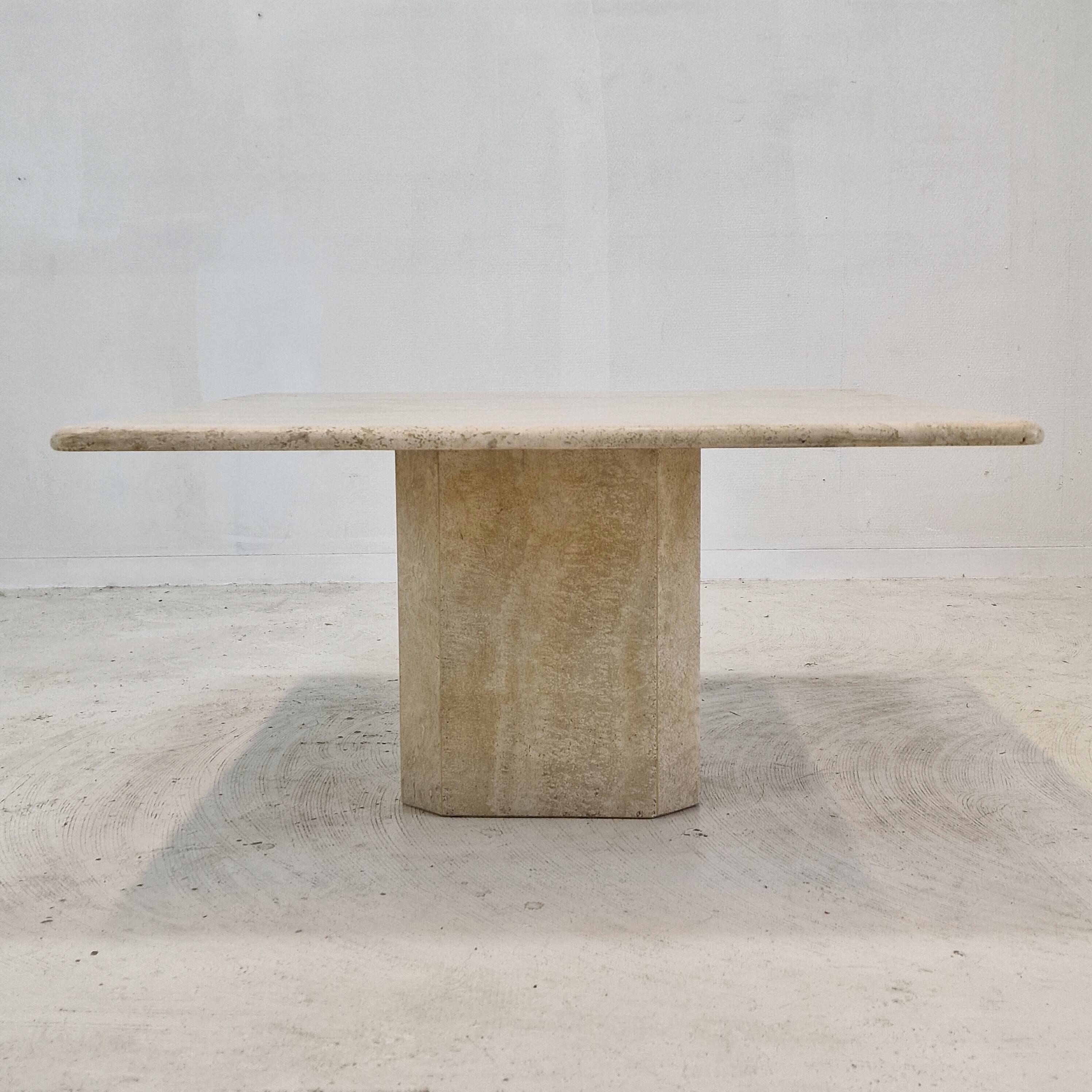 Italian coffee table in travertine, 1980s
