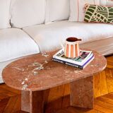 Table ovale en marbre corail