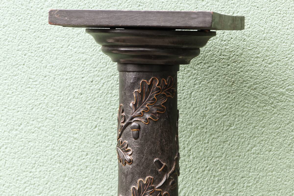 Napoleon 3 carved wooden column oak leaves