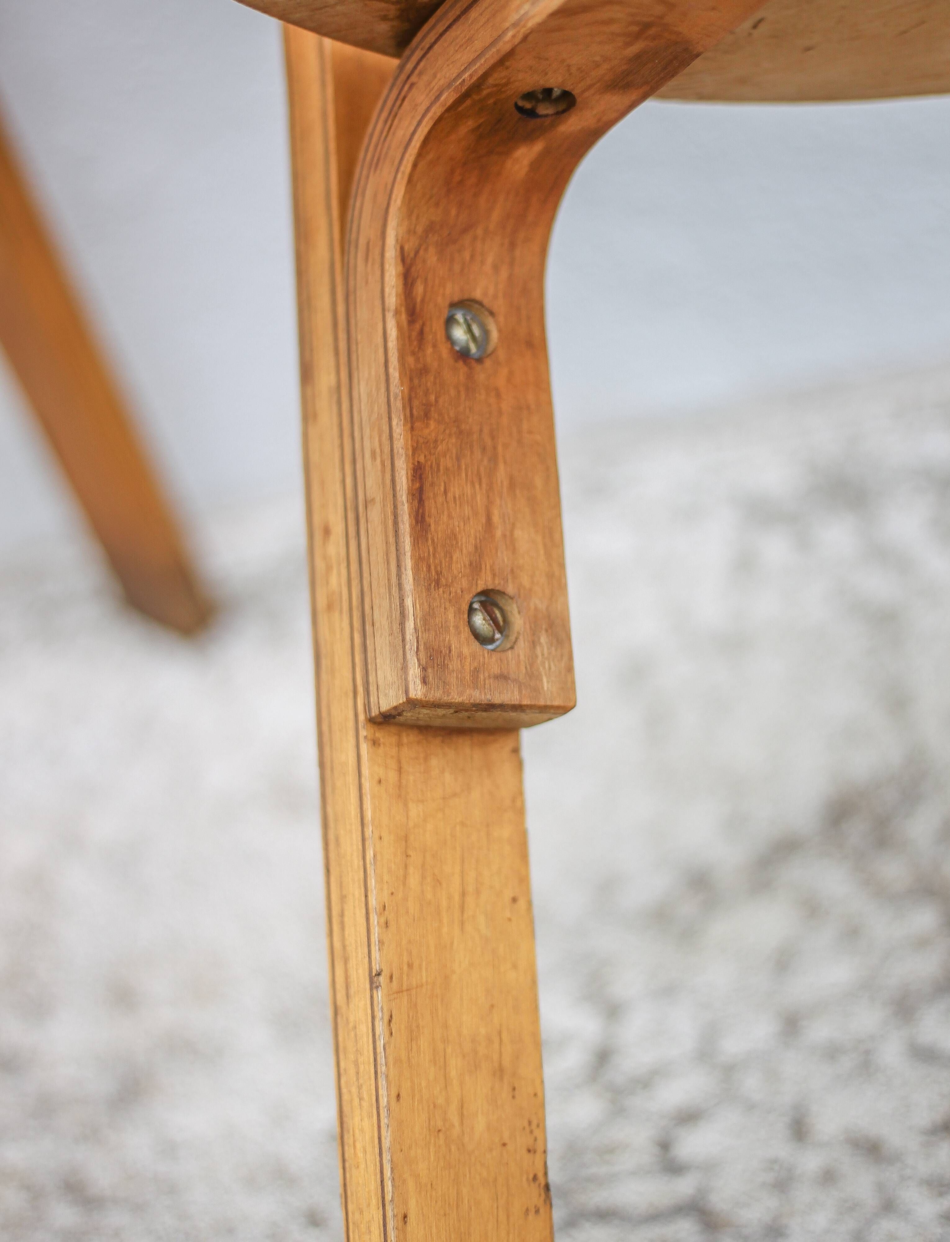 Set of 2 Alvar aalto bentwood chairs model 68, Artek Finland