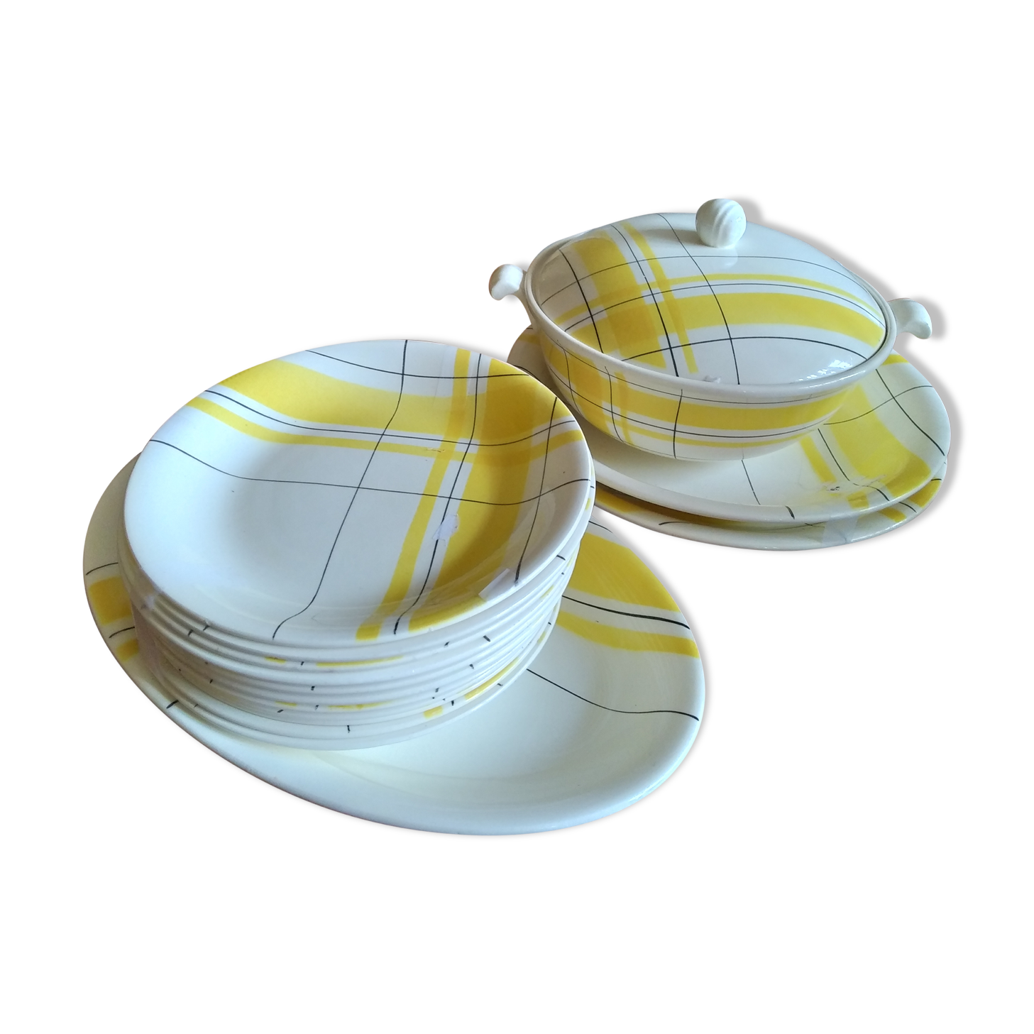Set of dishes